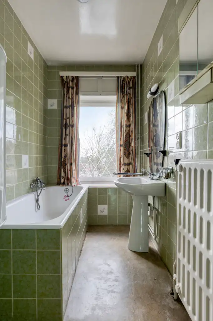 Ruime te renoveren tweegevelwoning op gunstige locatie foto 13