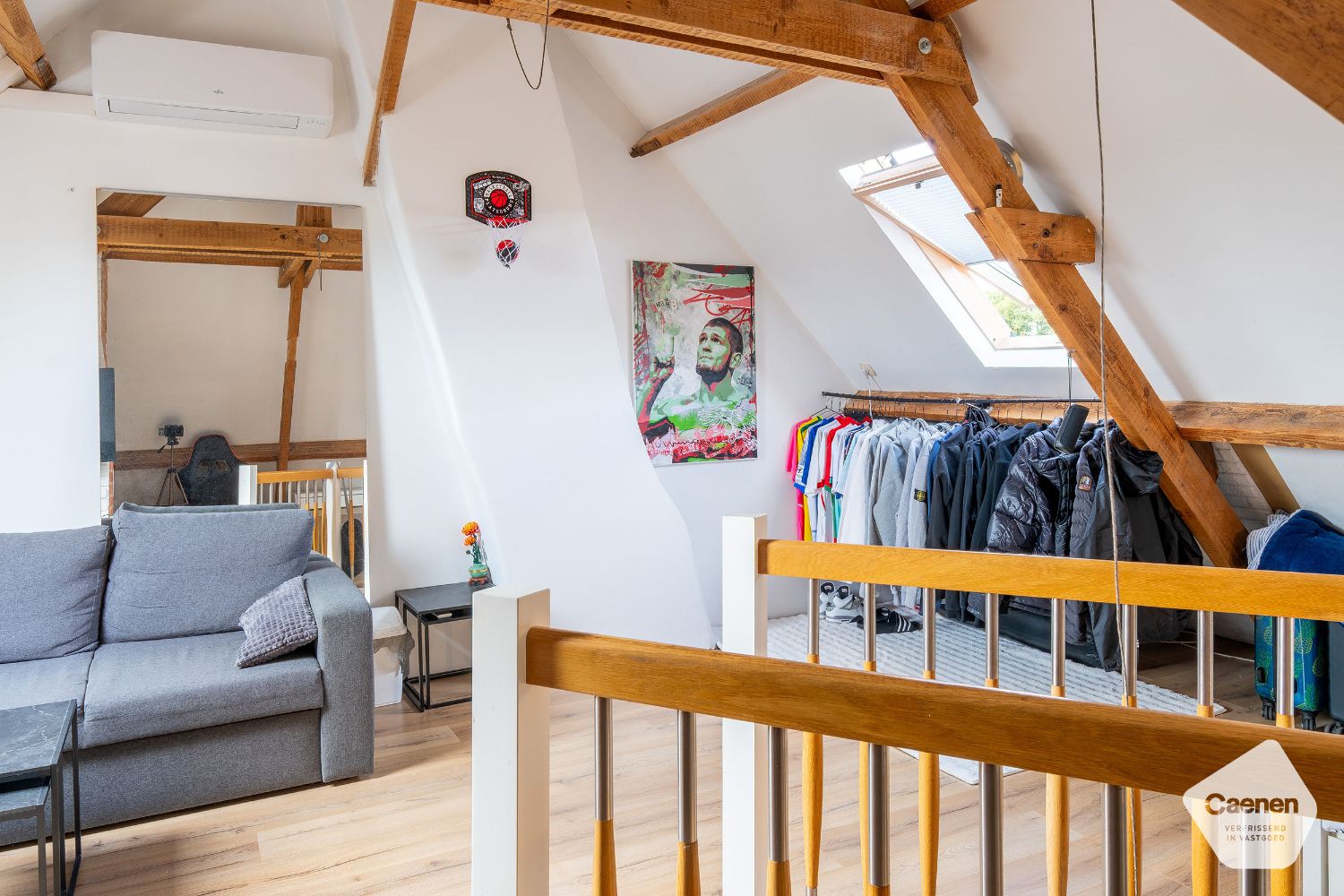 Veelzijdige halfopen bebouwing met aparte studio foto 14