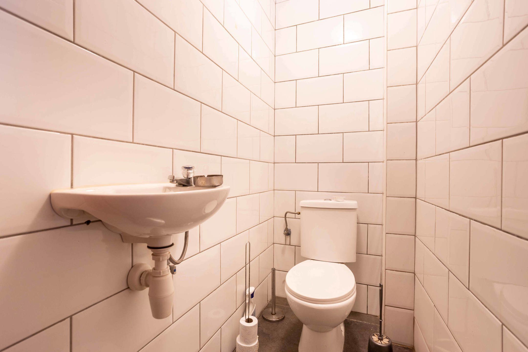 Gelijkvloers appartement vlakbij het station & het centrum! foto 9