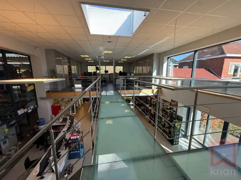 Instapklaar bedrijfsgebouw van 758 m² foto 8