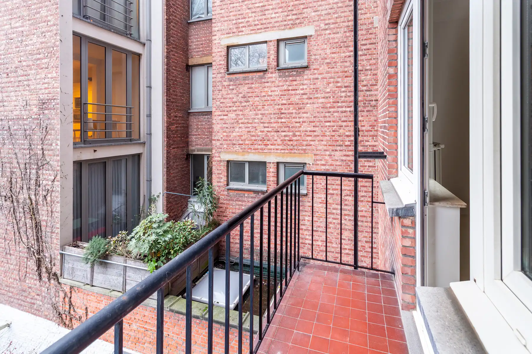 Lichtrijk bemeubeld stadsappartement op toplocatie foto 8