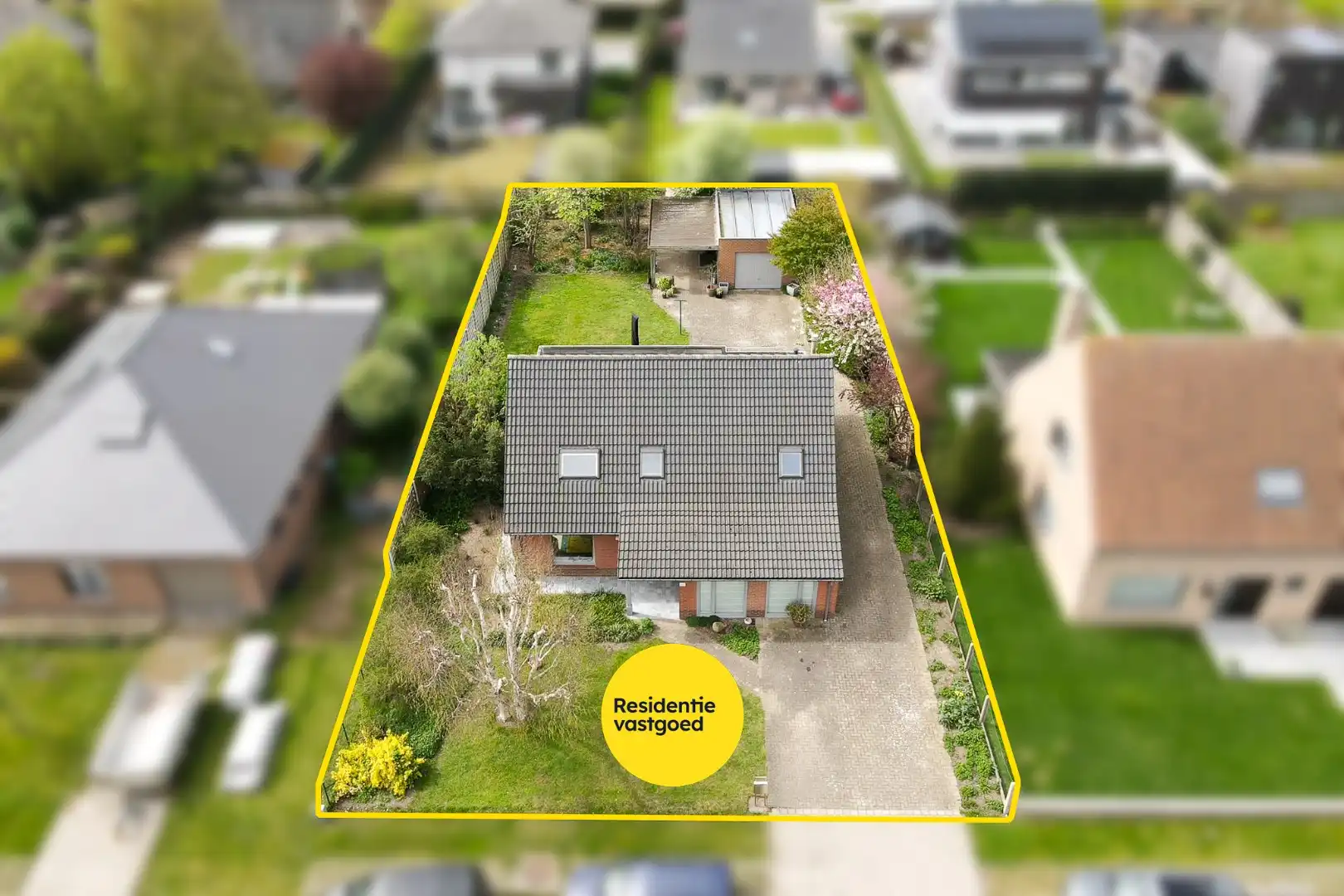 Instapklare woning met 4 slaapkamers, garage en carport foto 2