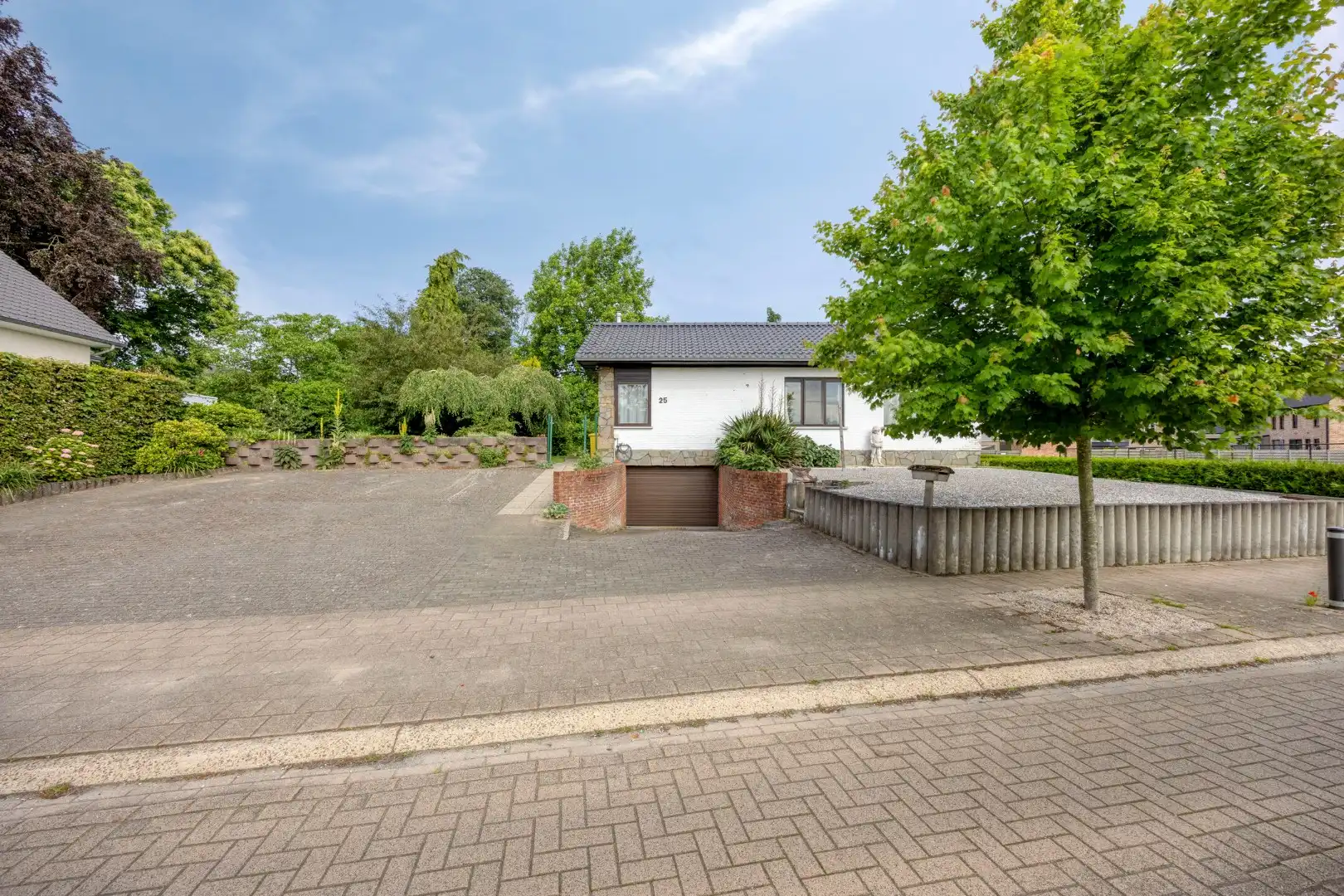 Gelijkvloerse woning met 3 slpks op een uniek perceel van 2.164 m² nabij de Markt !  foto 32