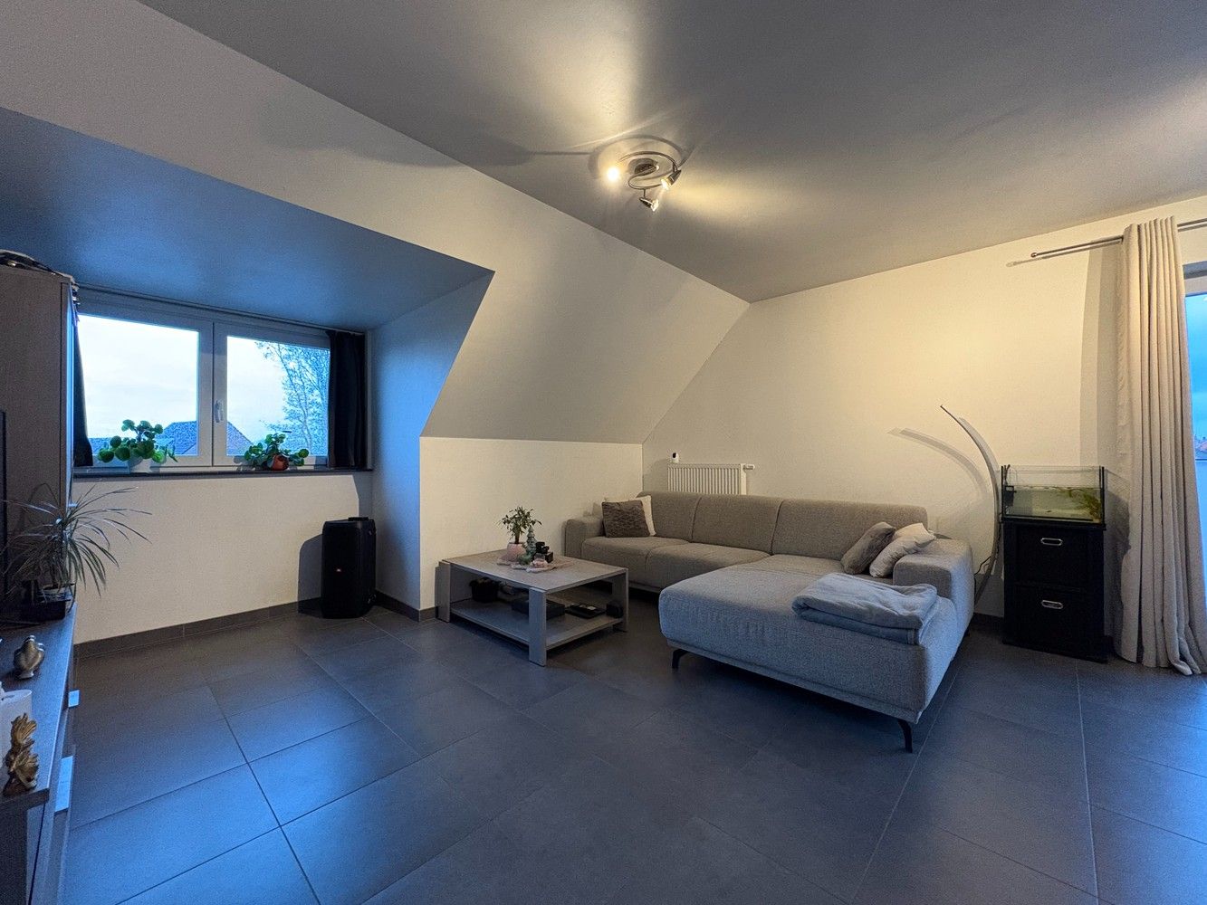 Dakappartement met 1 slaapkamer in het centrum van Hooglede foto 3