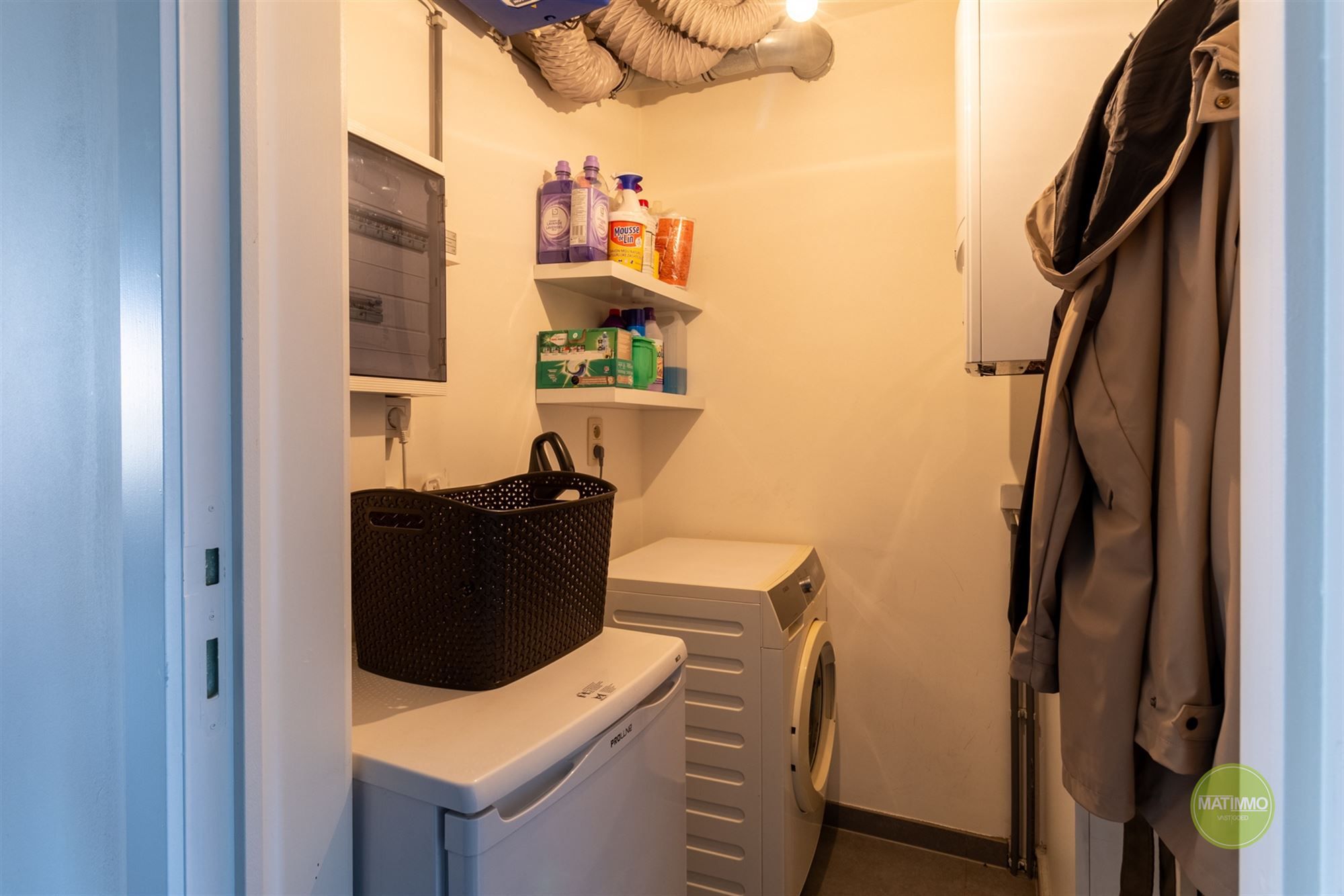 Instapklaar appartement met terras in Geel foto 12