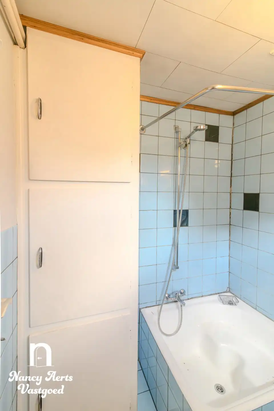 Charmante gezinswoning met mogelijkheden op royaal perceel foto 14