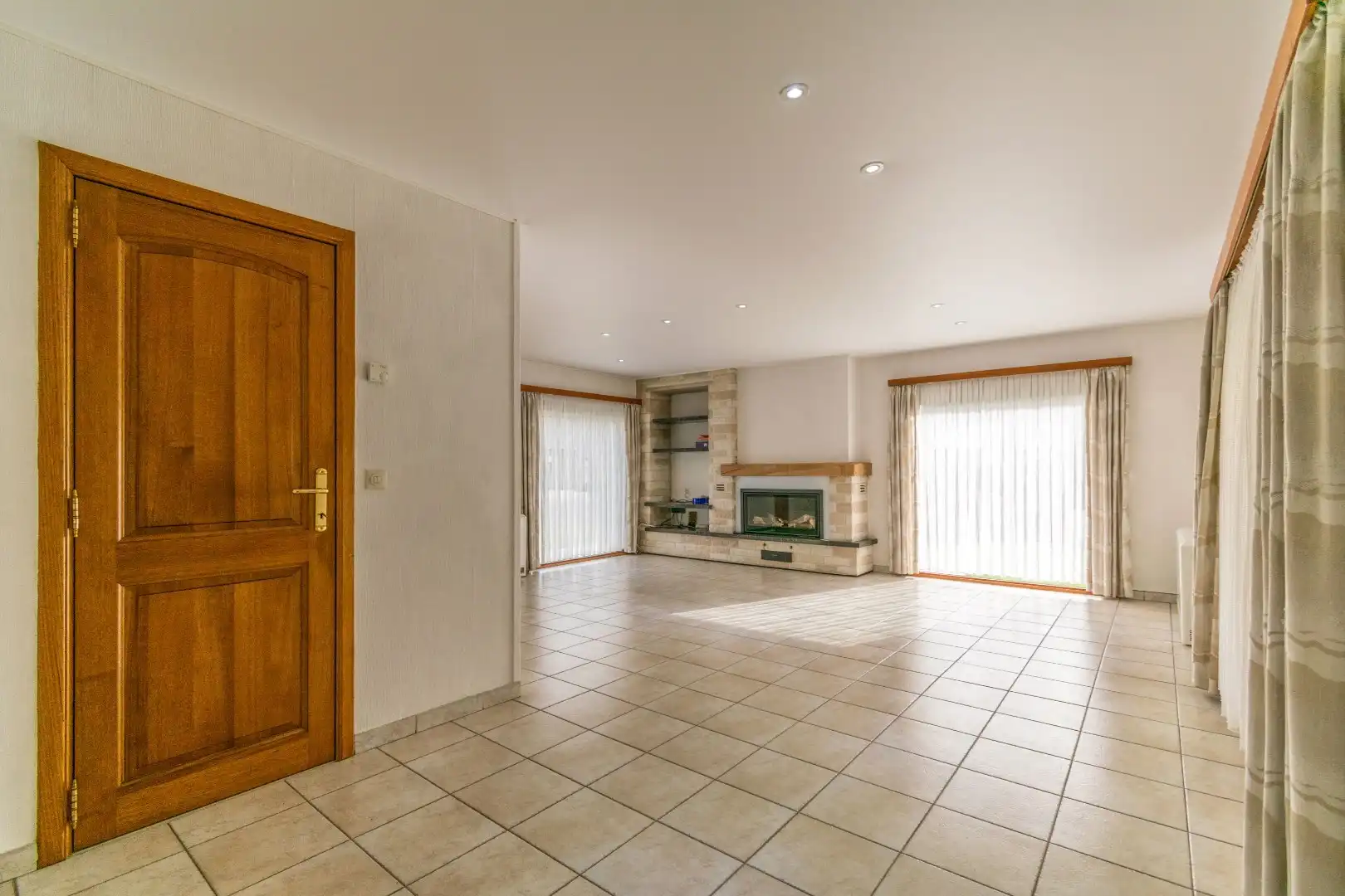 CHARMANTE GELIJKVLOERSVILLA OP TOPLOCATIE ! foto 17