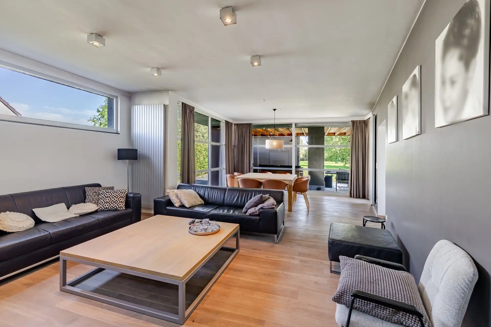 Karaktervolle architectenwoning op een perceel van ruim 25 are met diepe, oostgerichte tuin foto 18