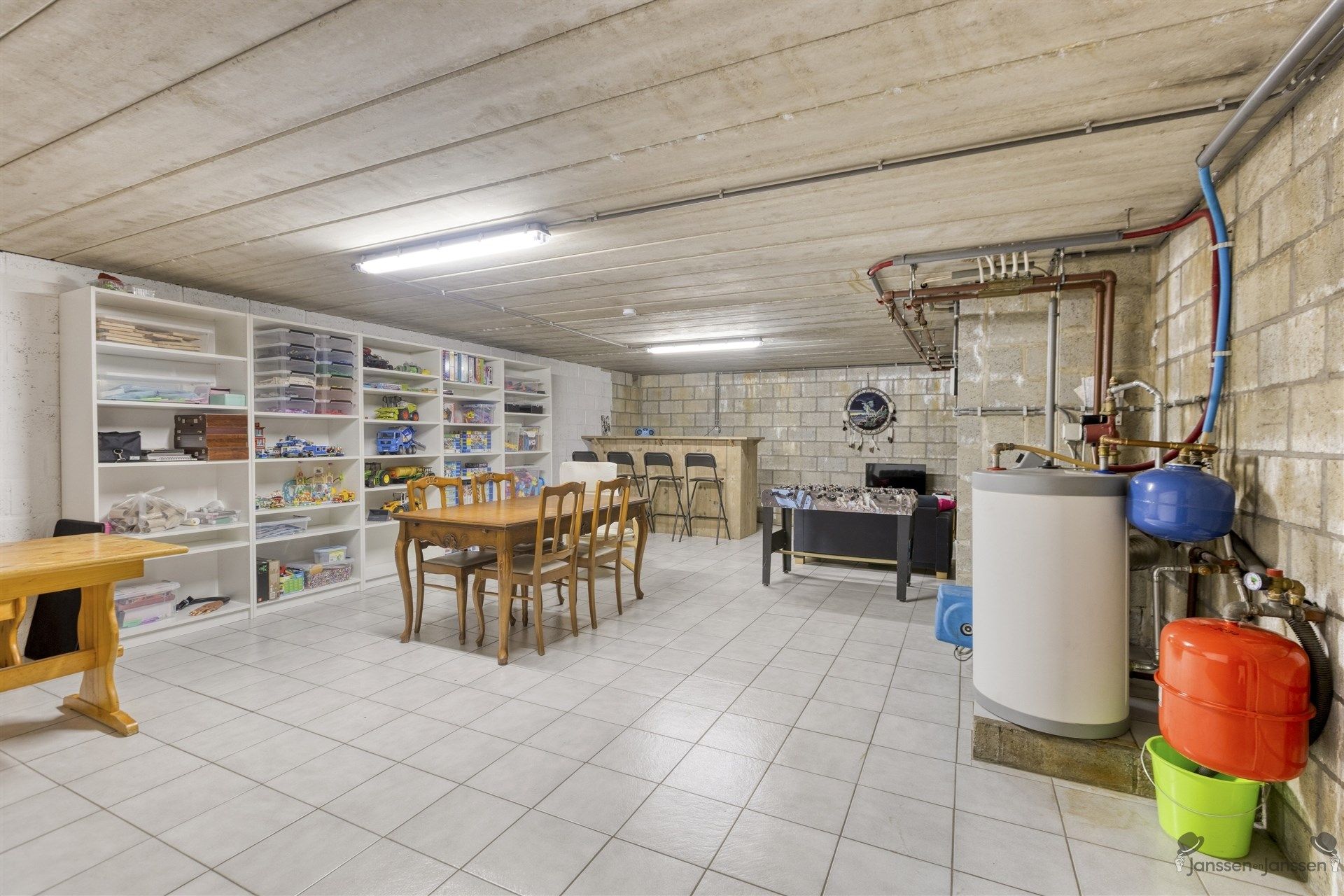 Instapklare recent vernieuwde gezinswoning foto 22