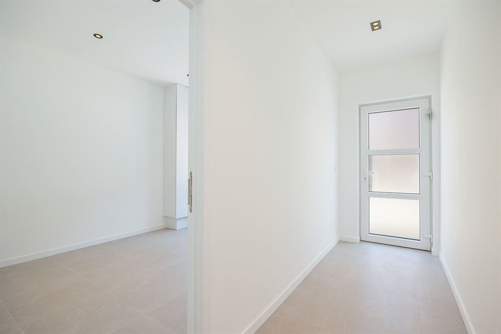 Prachtig gerenoveerde, lichtrijke woning foto 8