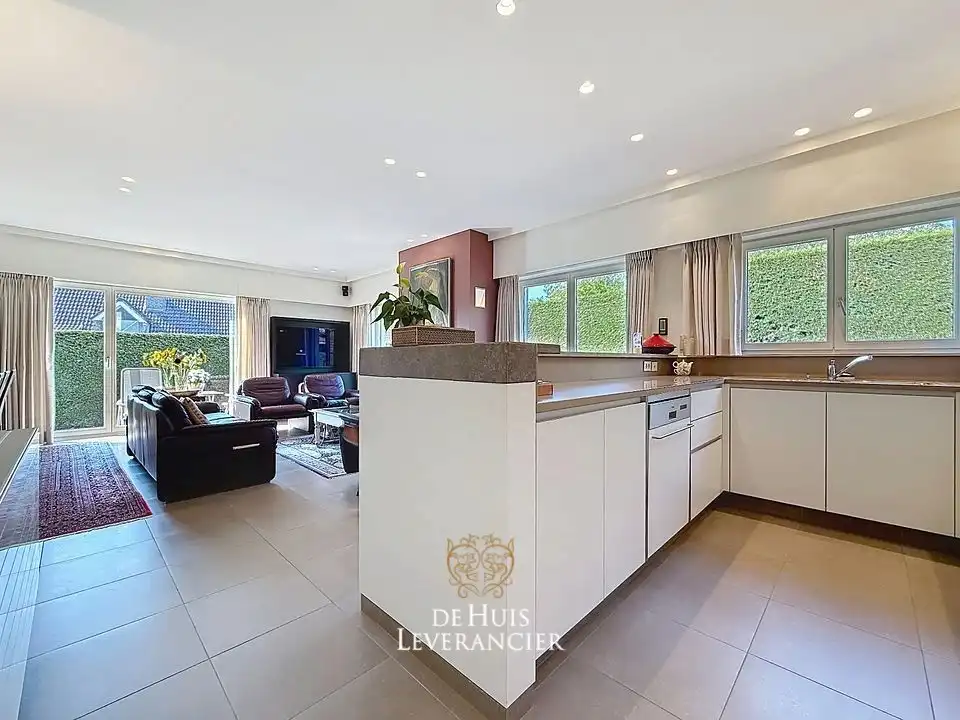 Kom levenslang genieten aan zee in deze instapklare gelijkvloerse villa op uitzonderlijke toplocatie in Oostduinkerke! foto 10