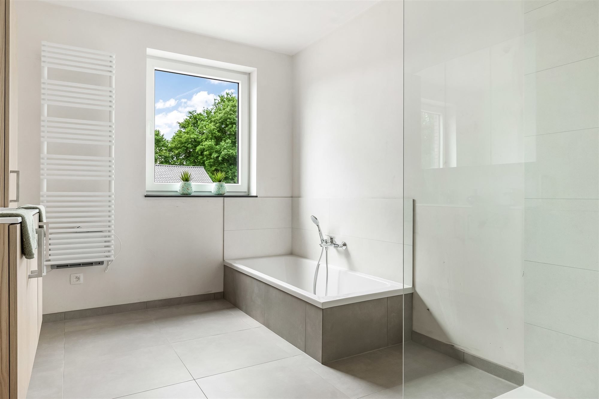 VOLLEDIG AFGEWERKTE NIEUWBOUWWONING IN DOODLOPENDE STRAAT foto 17