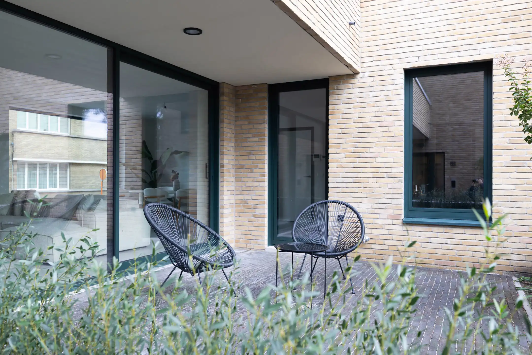 BRASSCHAAT - Modernistische, groene oase in hartje Brasschaat foto 6