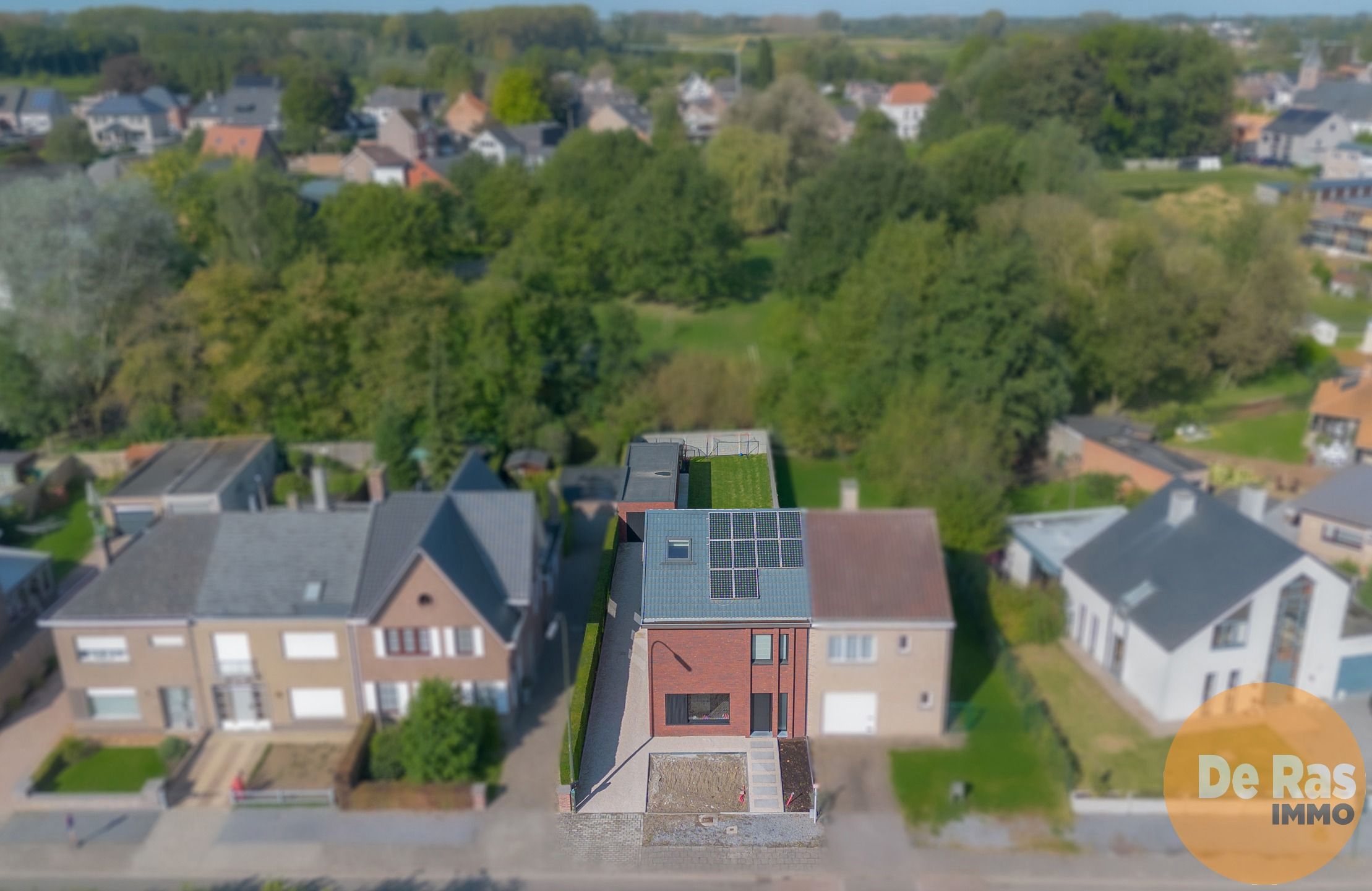 WANZELE - Prachtige gezinswoning met 4 slpks, tuin en garage foto 4