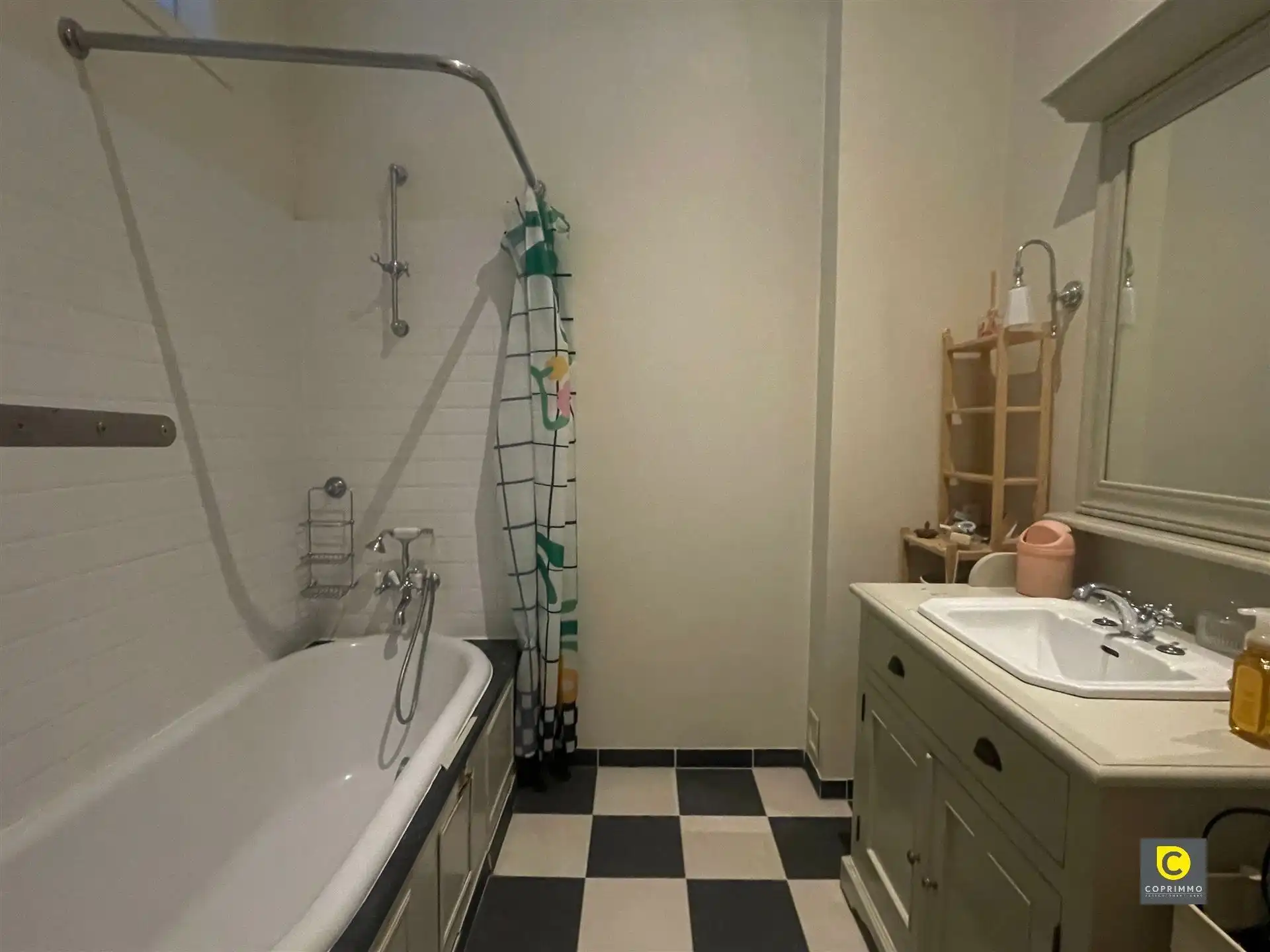 Ruimtelijk 2-Slaapkamer Appartement in hartje Antwerpen foto 6