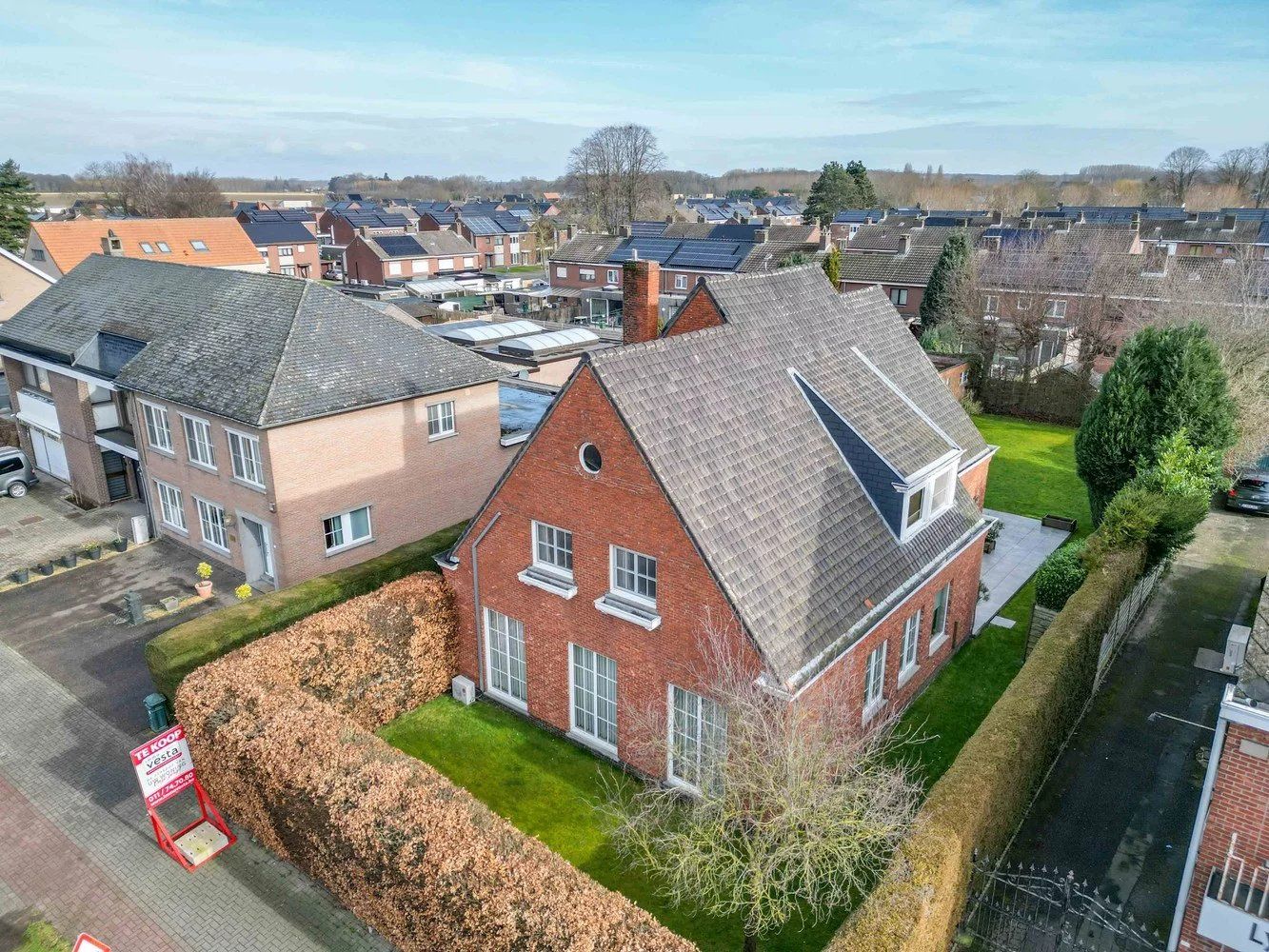 Ruime, statige villa met praktijkruimte foto 2