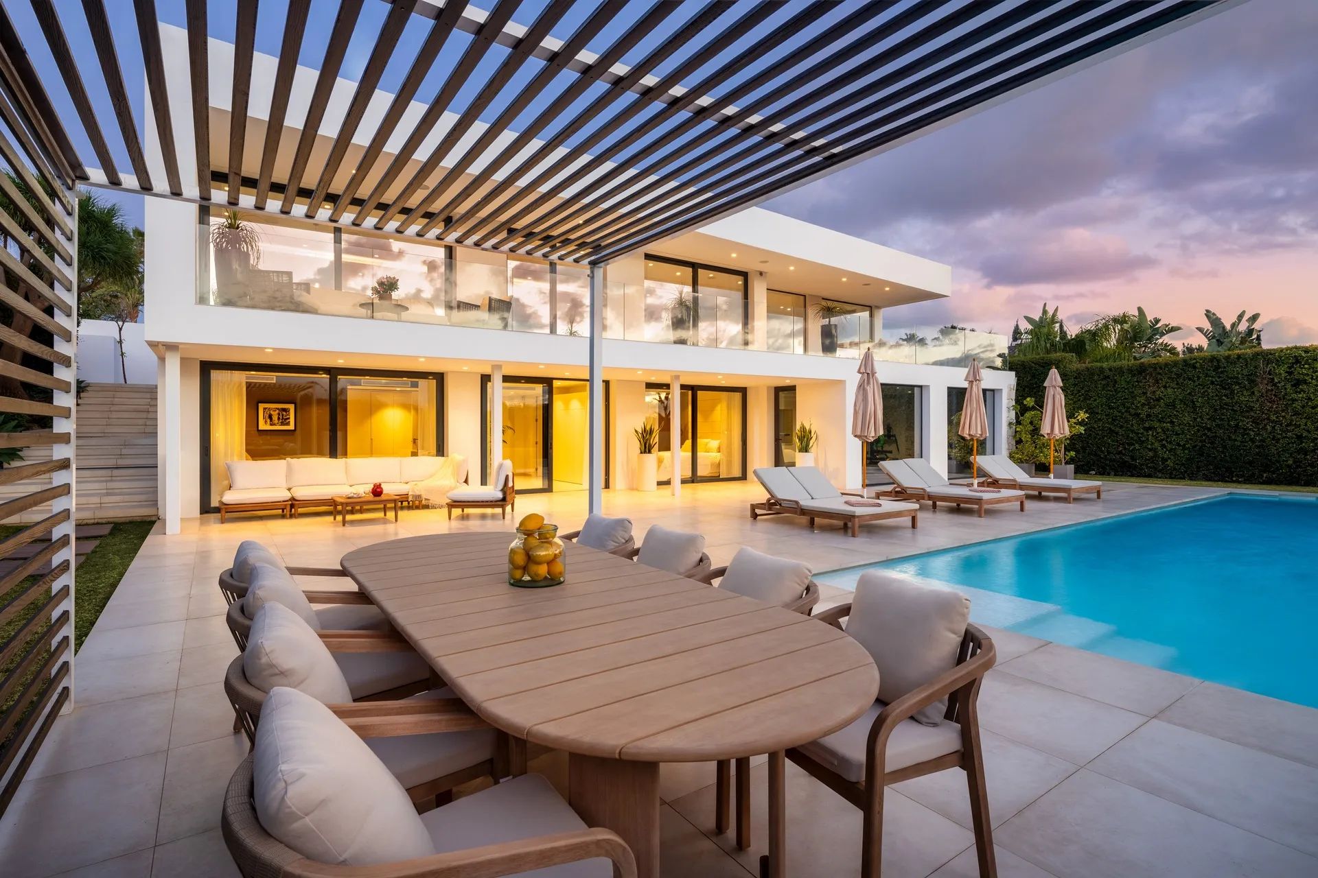 Moderne luxe aan de golfbaan – villa met adembenemend uitzicht in het hart van Nueva Andalucía foto 25