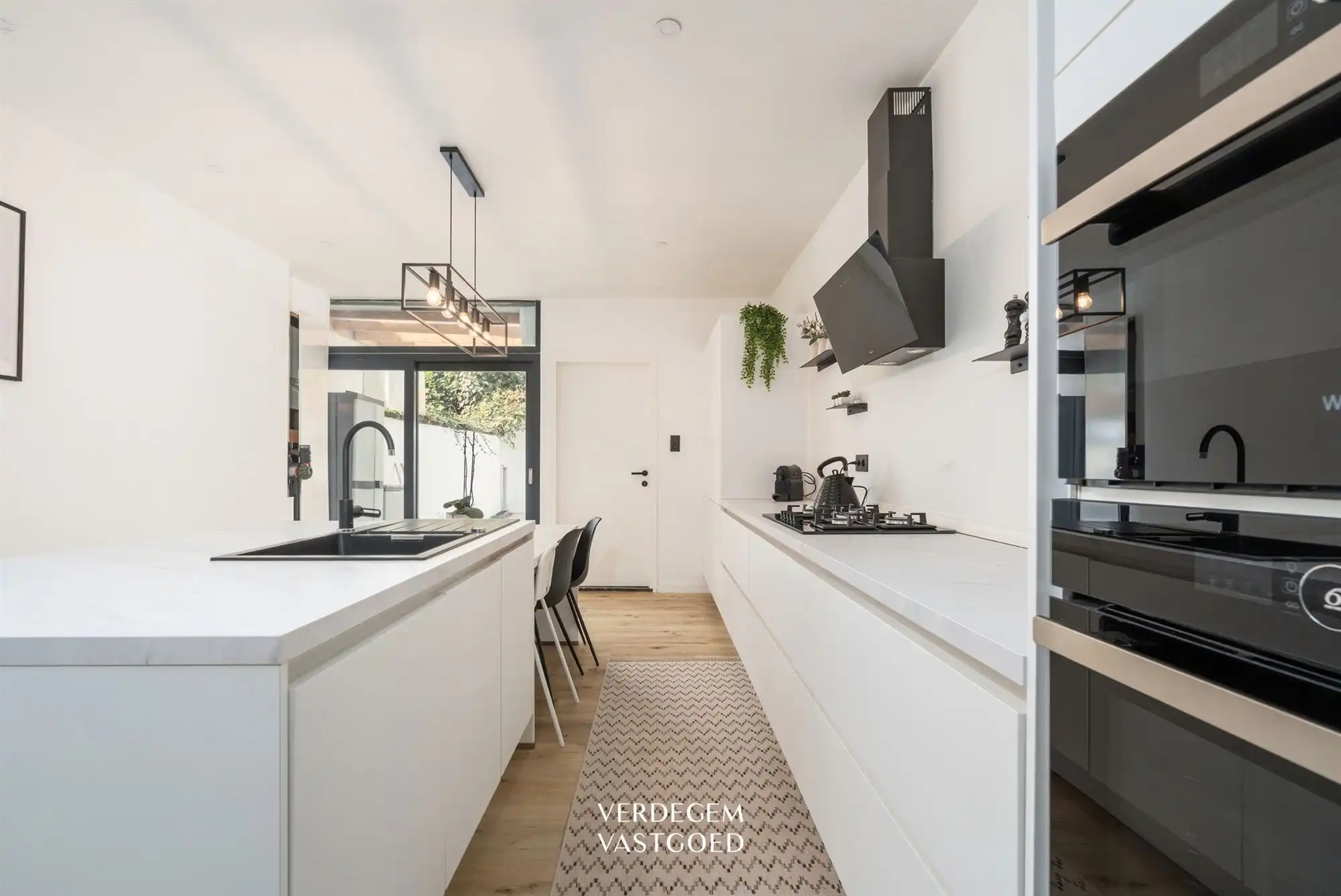 Instapklare en gezellige woning met 3 slaapkamers en fijne buitenplek foto 4