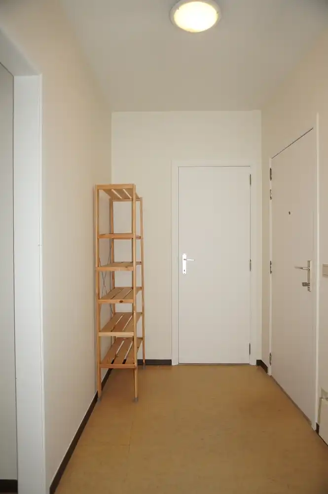 Ruim en centraal gelegen appartement van 94 m² met lift, terras, balkon en ondergrondse garage. foto 8