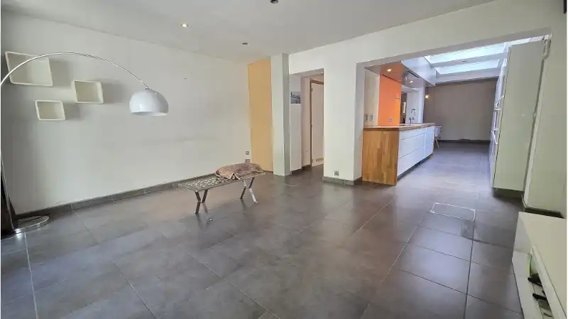 Instapklare 2-slaapkamerwoning met GARAGE, TUIN en ZWEMBAD te koop in Sint-Kruis Brugge foto 3