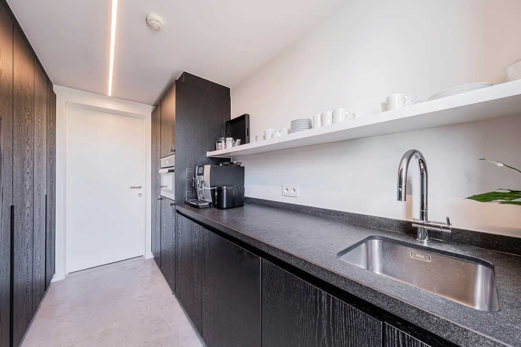 Luxe kantoorruimte te koop in centrum ‘s-Gravenwezel foto 8