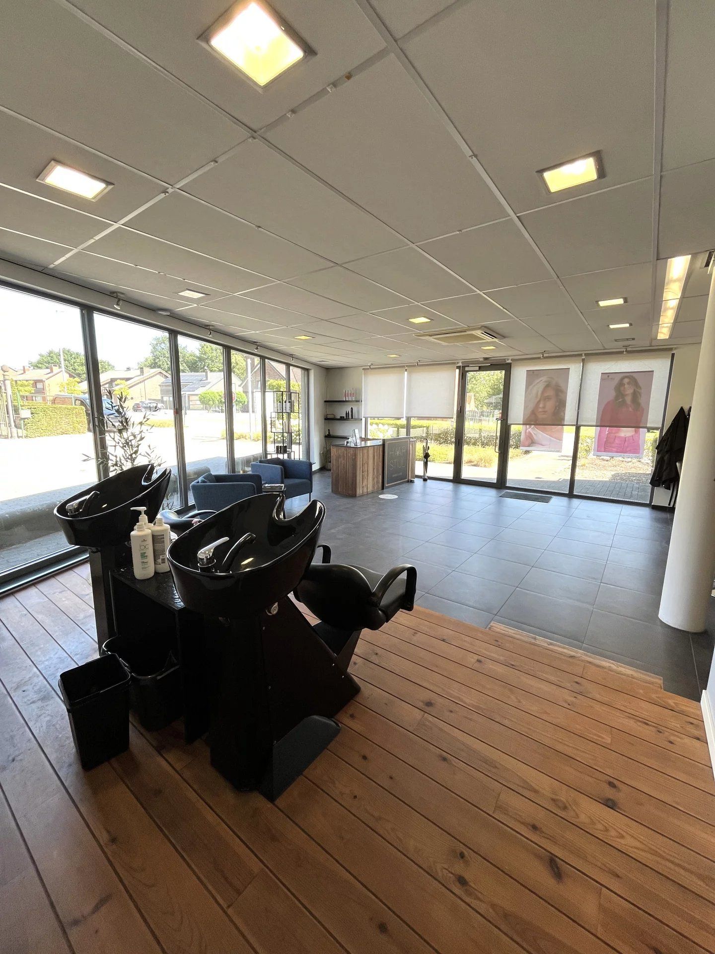 Instapklaar handelspand met aanpalend 1 slaapkamer appartement foto 6