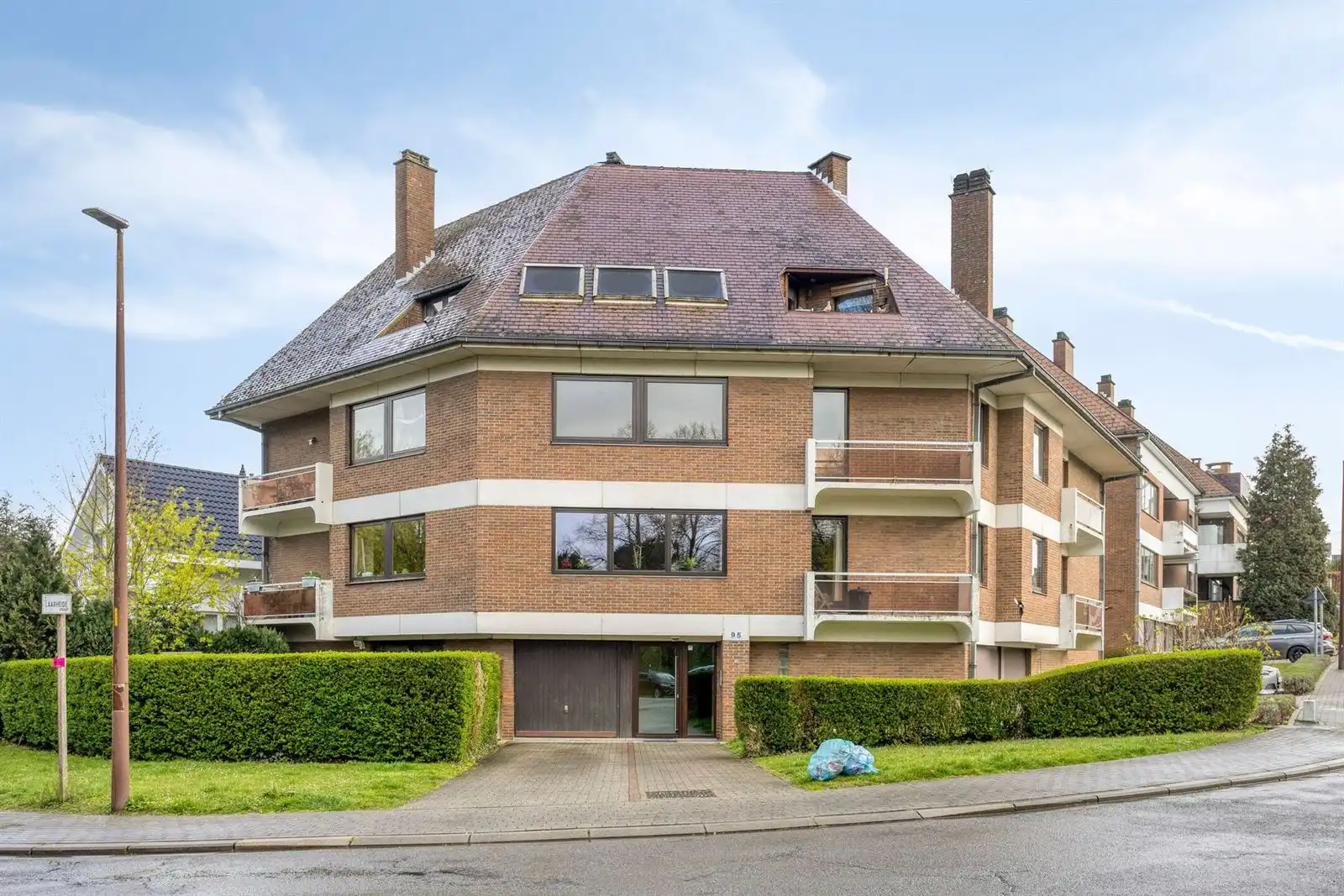 Hoofdfoto van de publicatie: Appartement met 2 slaapkamers en zolder.