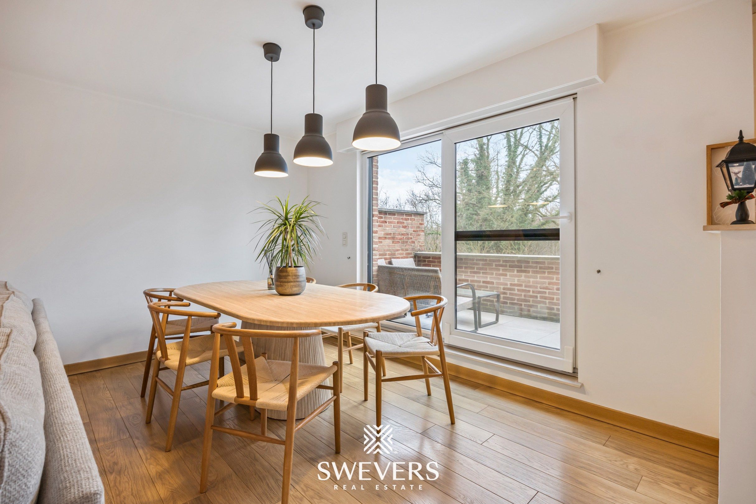 Hoogwaardig duplexappartement met zonnig terras op de bruisende Vennestraat in Genk  foto 6