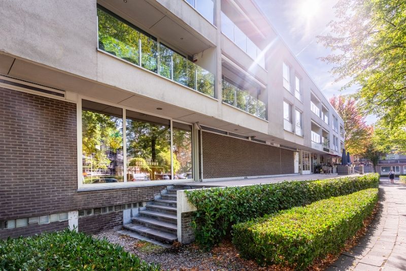 Prachtig handelspand met 2 grote etalages, gratis parking! Toplocatie Patio Donk! foto 20