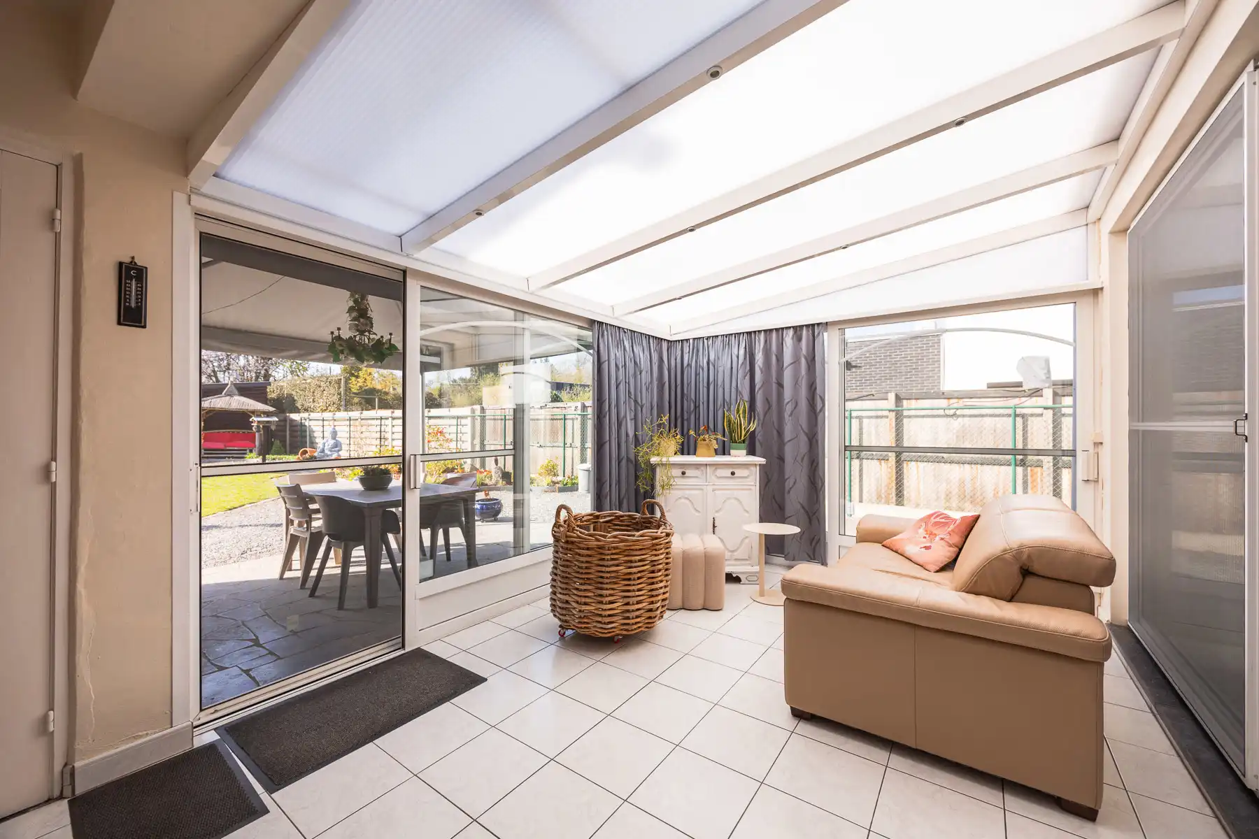 Charmante, uitmuntend onderhouden woning op een ruim perceel foto 8