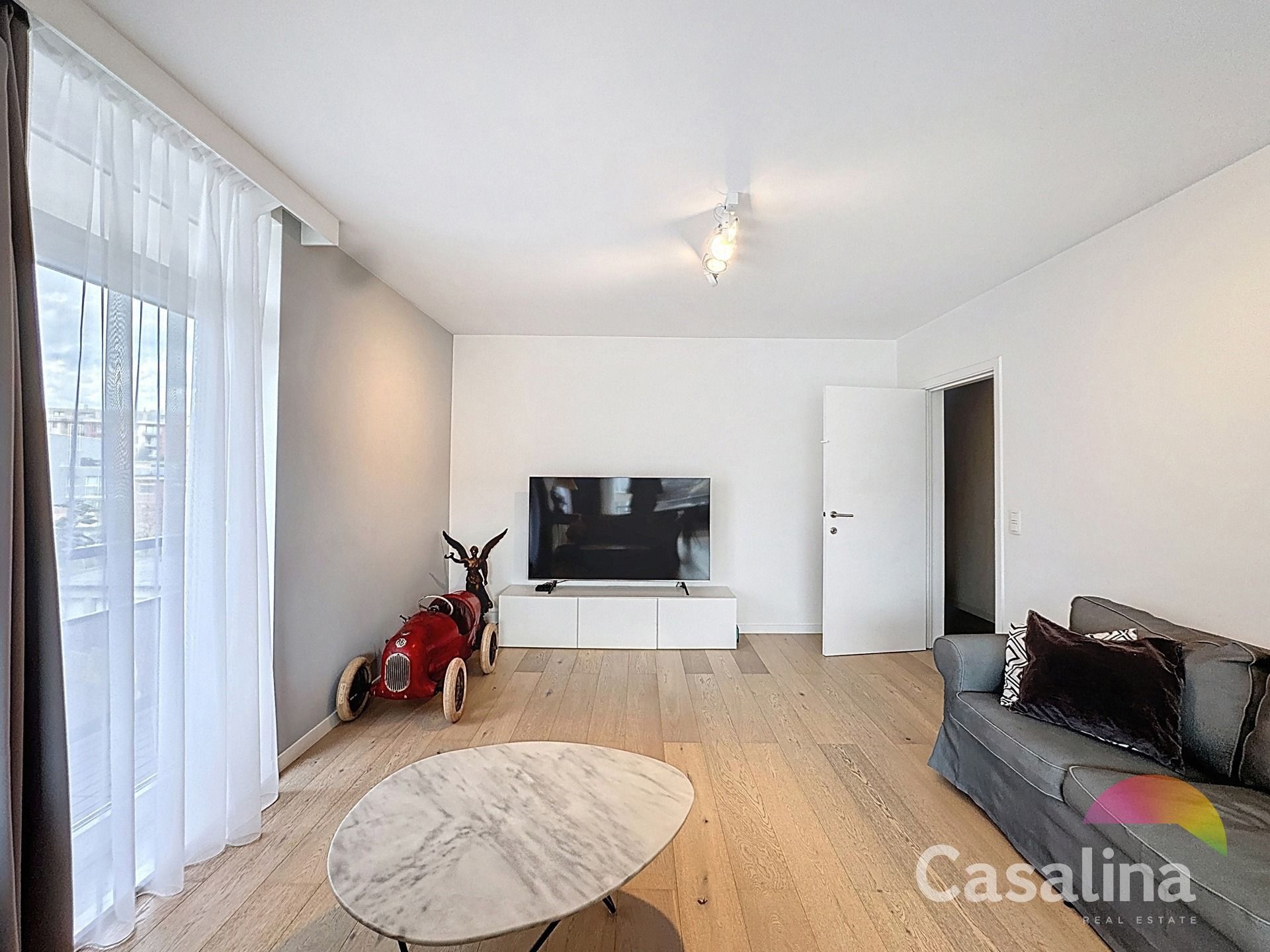 Appartement 3 slpk. met 2 terrassen, kelder en parking foto 3