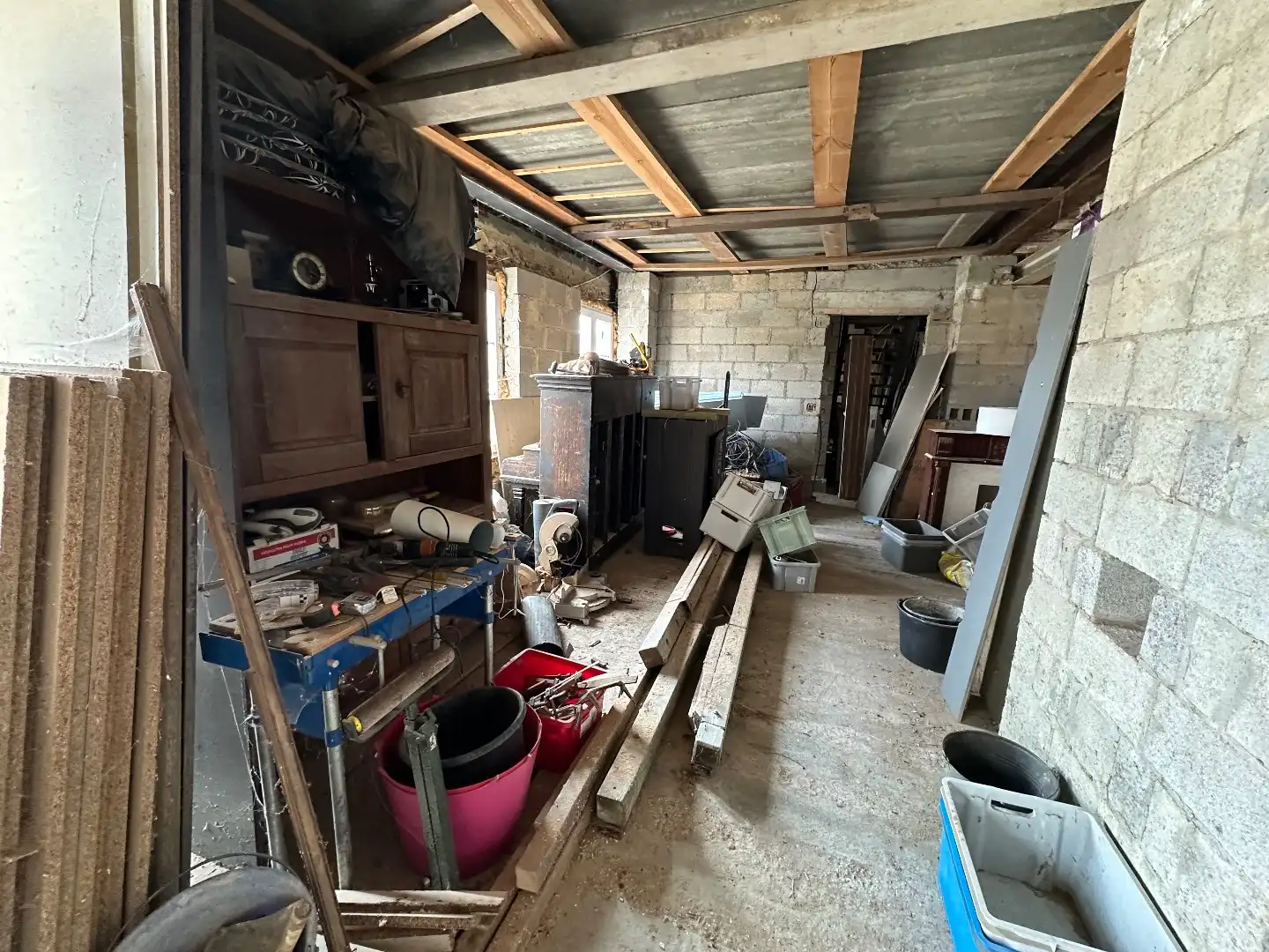 Unieke woning met enorm potentieel op perceel van 96 Are foto 18