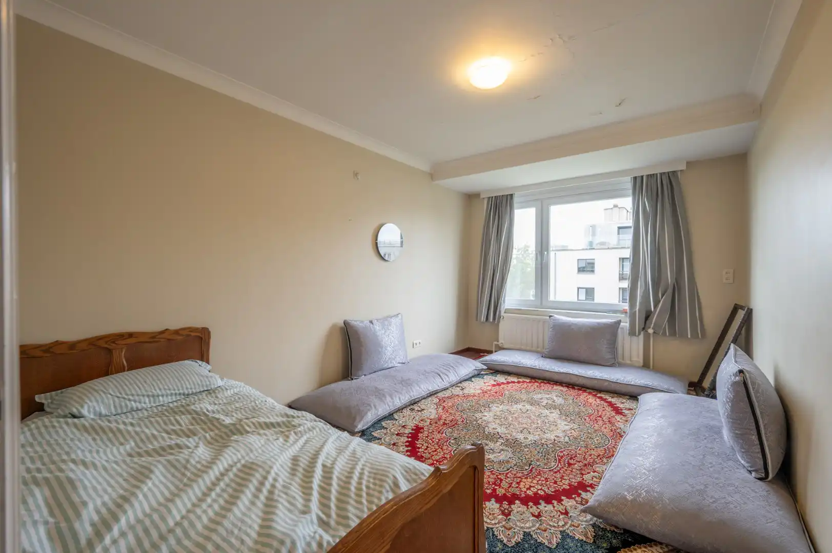 Groot appartement met drie slaapkamers en garage nabij het centrum van Brugge foto 7