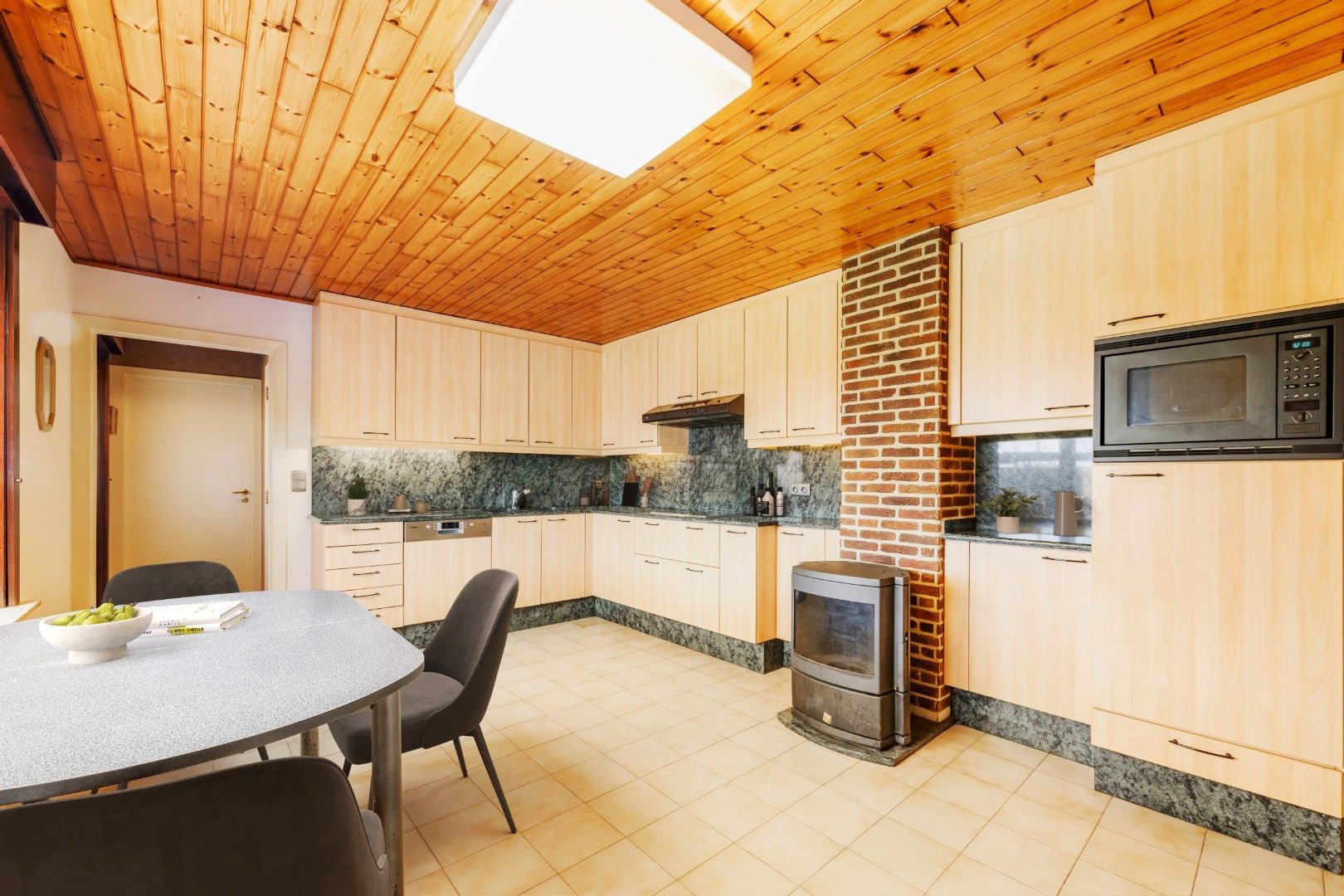 RUSTIG GELEGEN HALF OPEN BEBOUWING OP 692 m² TE OOSTROZEBEKE foto 6