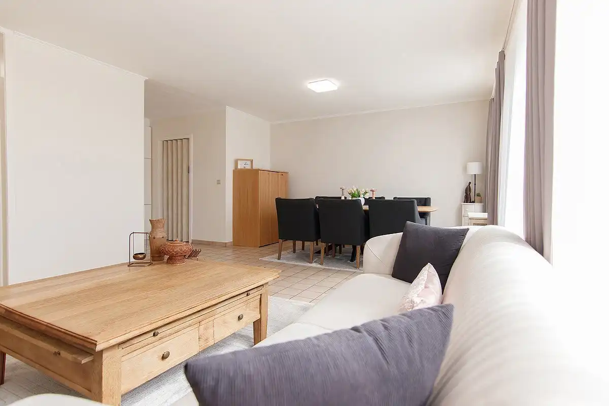 Verzorgd appartement met 2 slaapkamers,  groot terras en lift foto 15