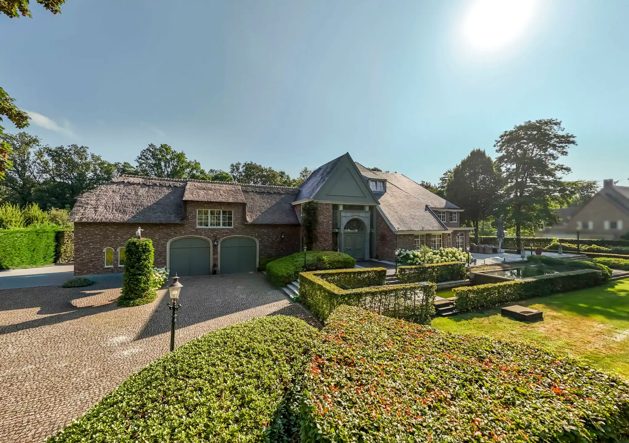 Exclusieve villa met zwembad op een perceel van 6.420 m² foto 41