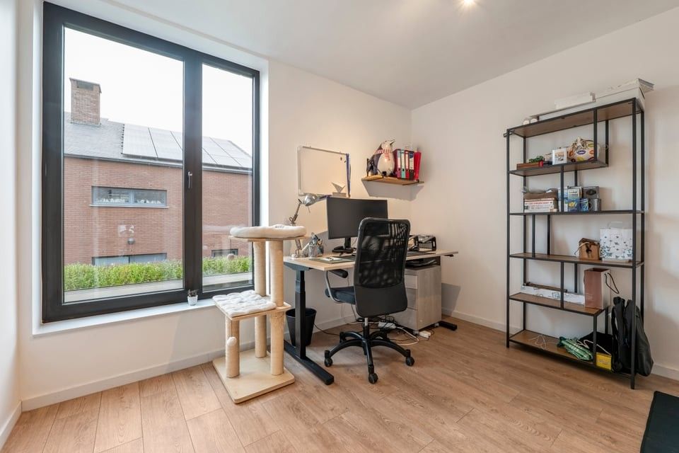 MODERNE HALFOPEN BEBOUWING MET INPANDIGE GARAGE EN RUIME TUIN IN SINT-TRUIDEN foto 23