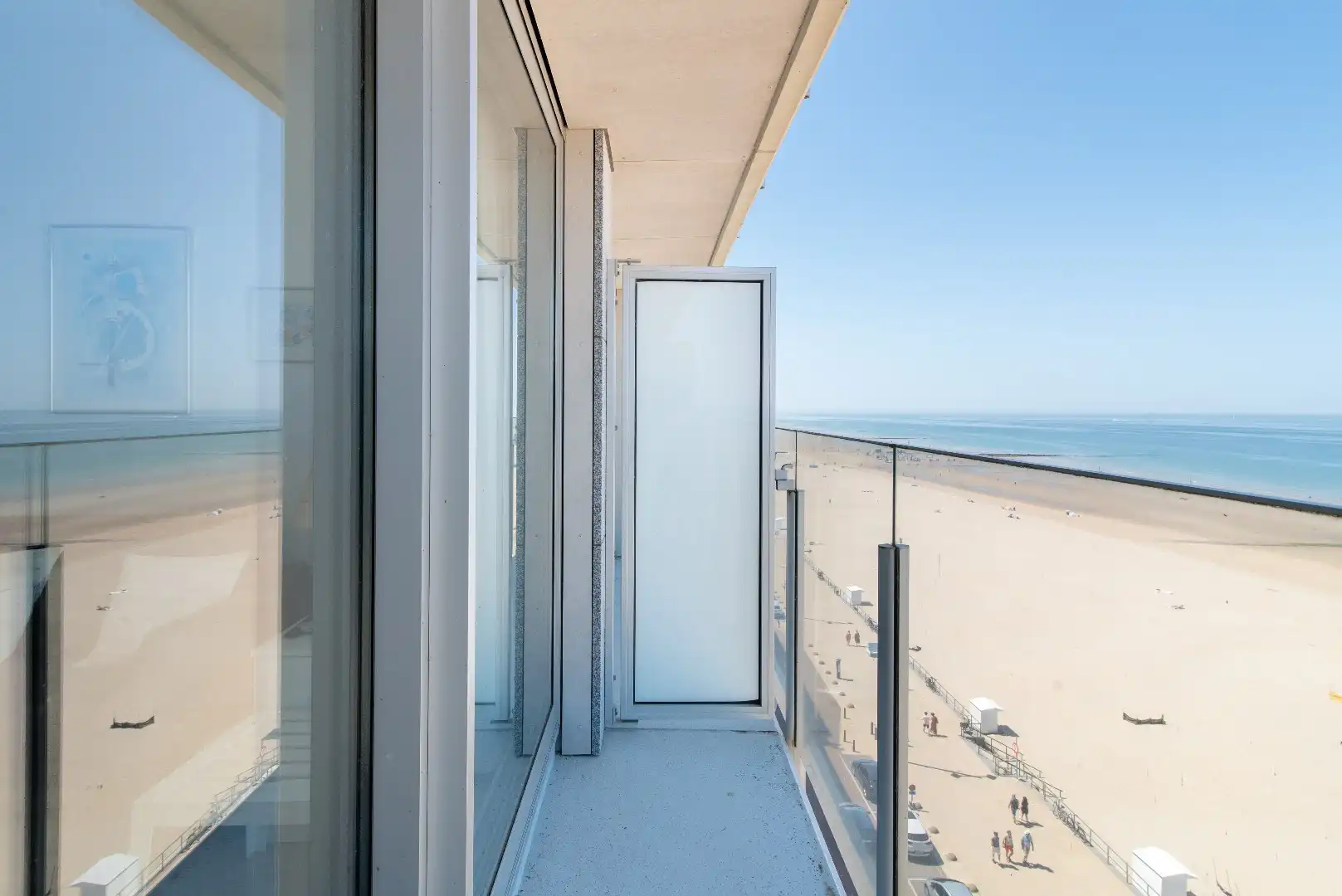 Mooie studio gelegen op de achtste verdieping met prachtig zicht op zee! foto 8
