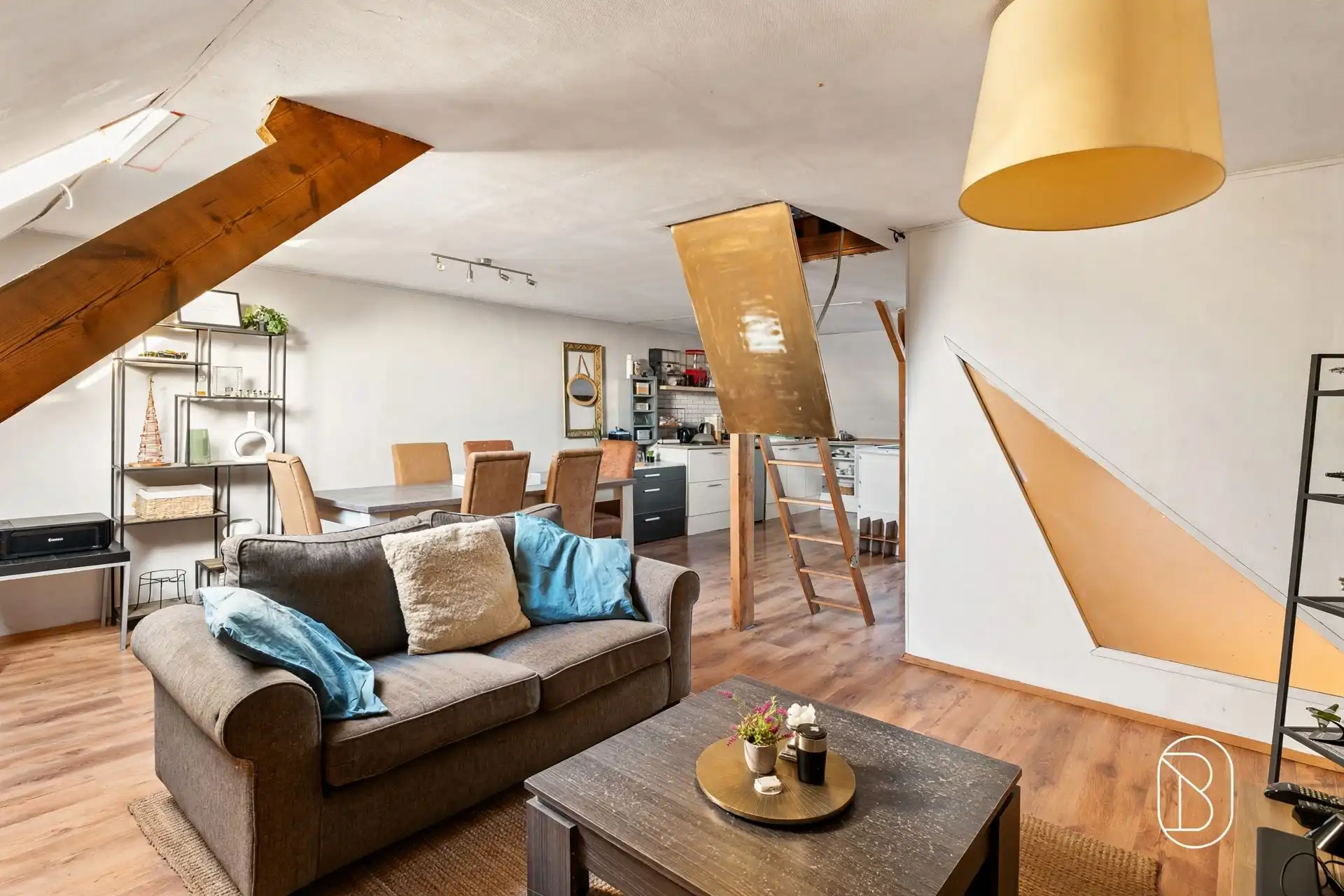 Grote karakterwoning met 5 slaapkamers en dakappartement. foto 29