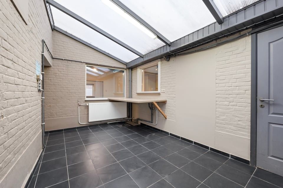 RUIME, INSTAPKLARE WONING MET 4 SLAAPKAMERS EN EEN ZONNIGE TUIN TE HEERS foto 14