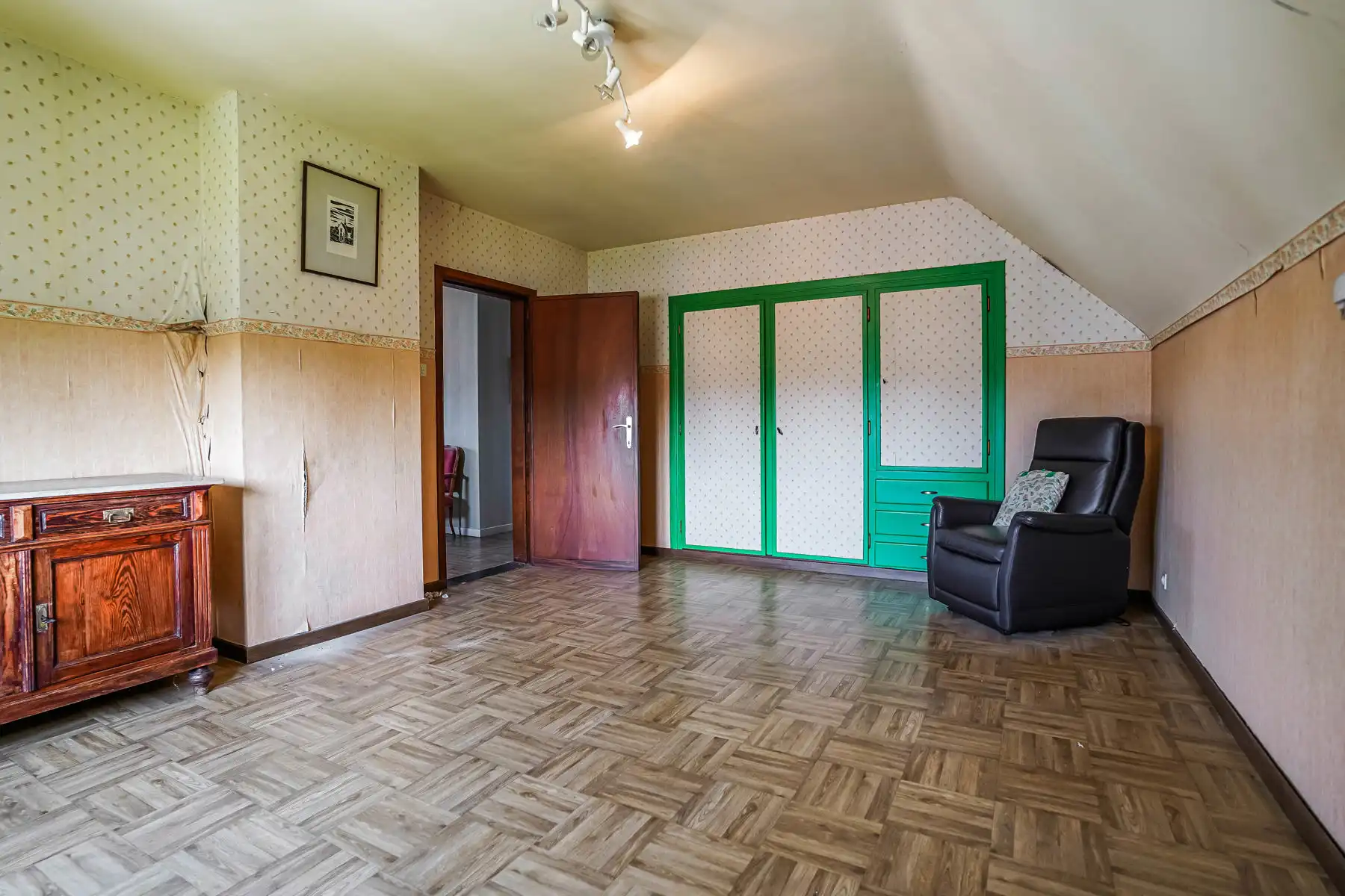 Te renoveren, vrijstaande woning op een perceel van 1070 m² foto 21