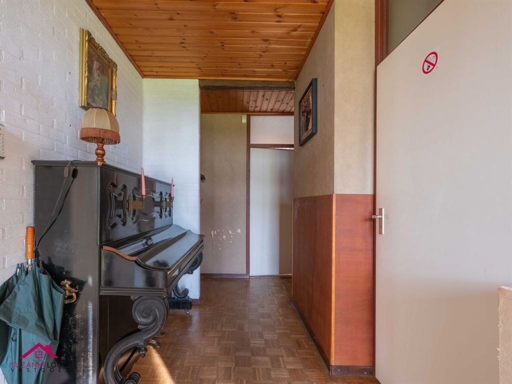 Verrassend ruime villawoning met loods foto 9