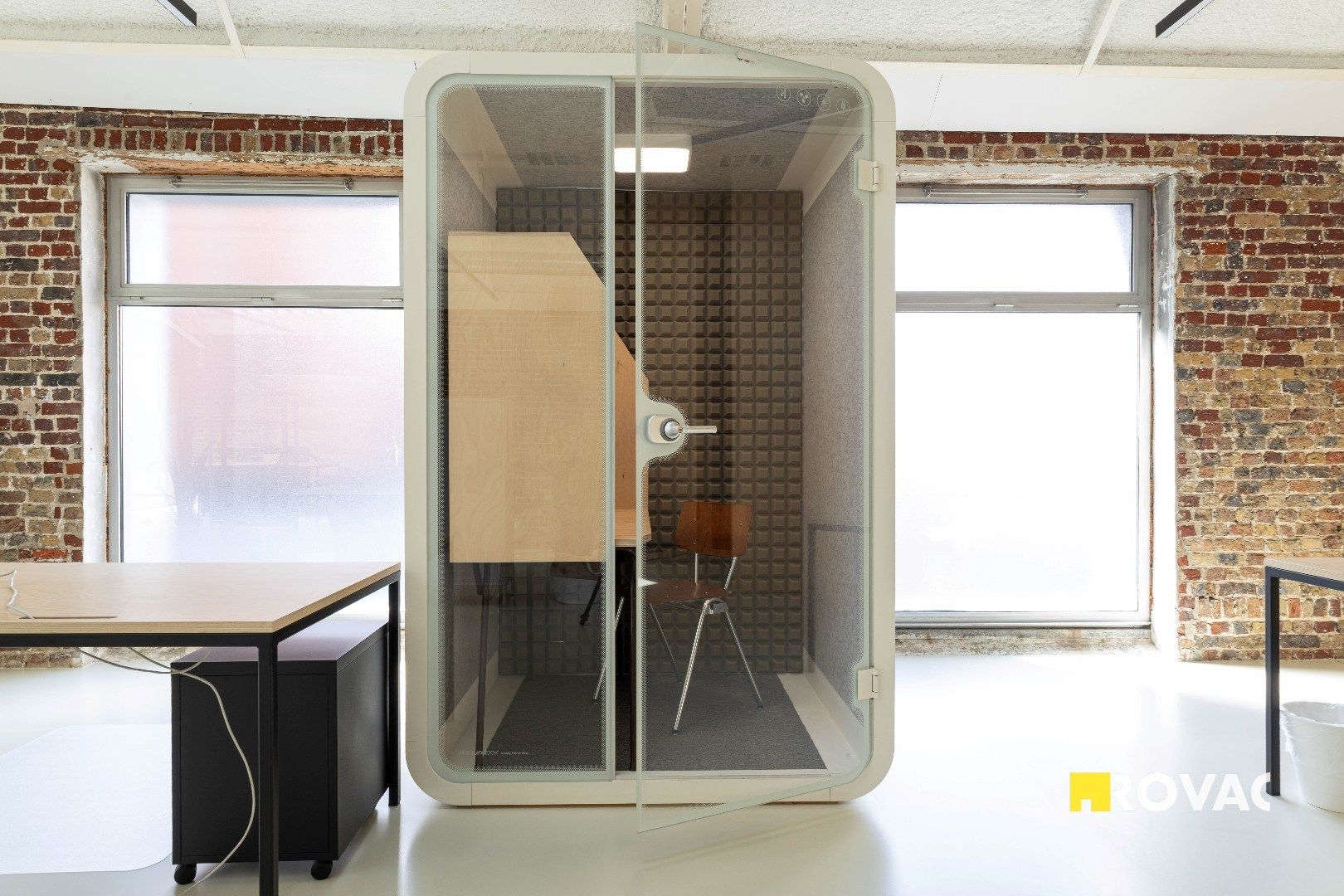 Stijlvolle en instapklare kantoorruimte met binnentuin in centrum Izegem! foto 8