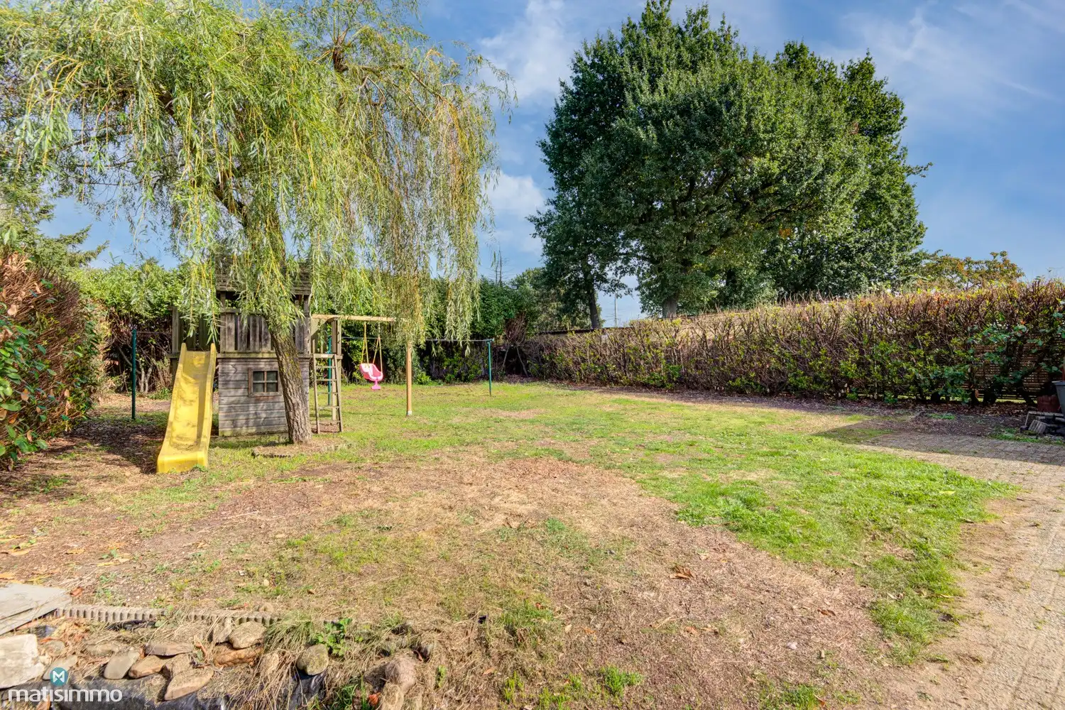 RUIME, GELIJKVLOERSE WONING (VOLLEDIG ONDERKELDERD), MET GARAGE EN TUIN NABIJ CENTRUM GENK foto 38