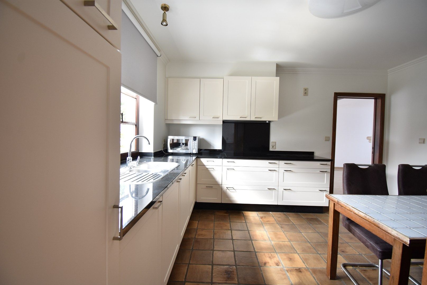 Knappe woning in open bebouwing met 4 slaapkamers te Schalkhoven foto 6