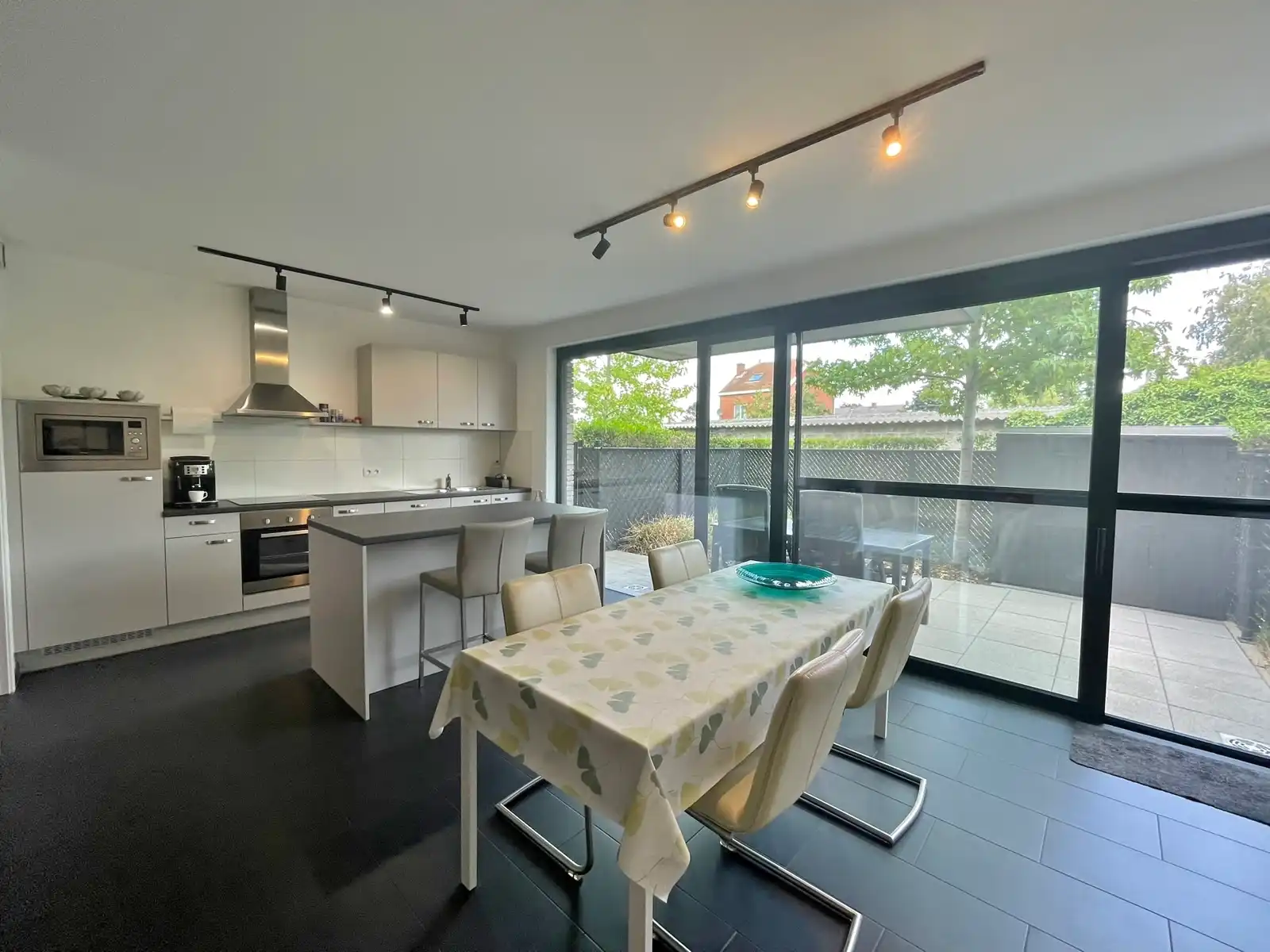 Appartement te huur foto 12