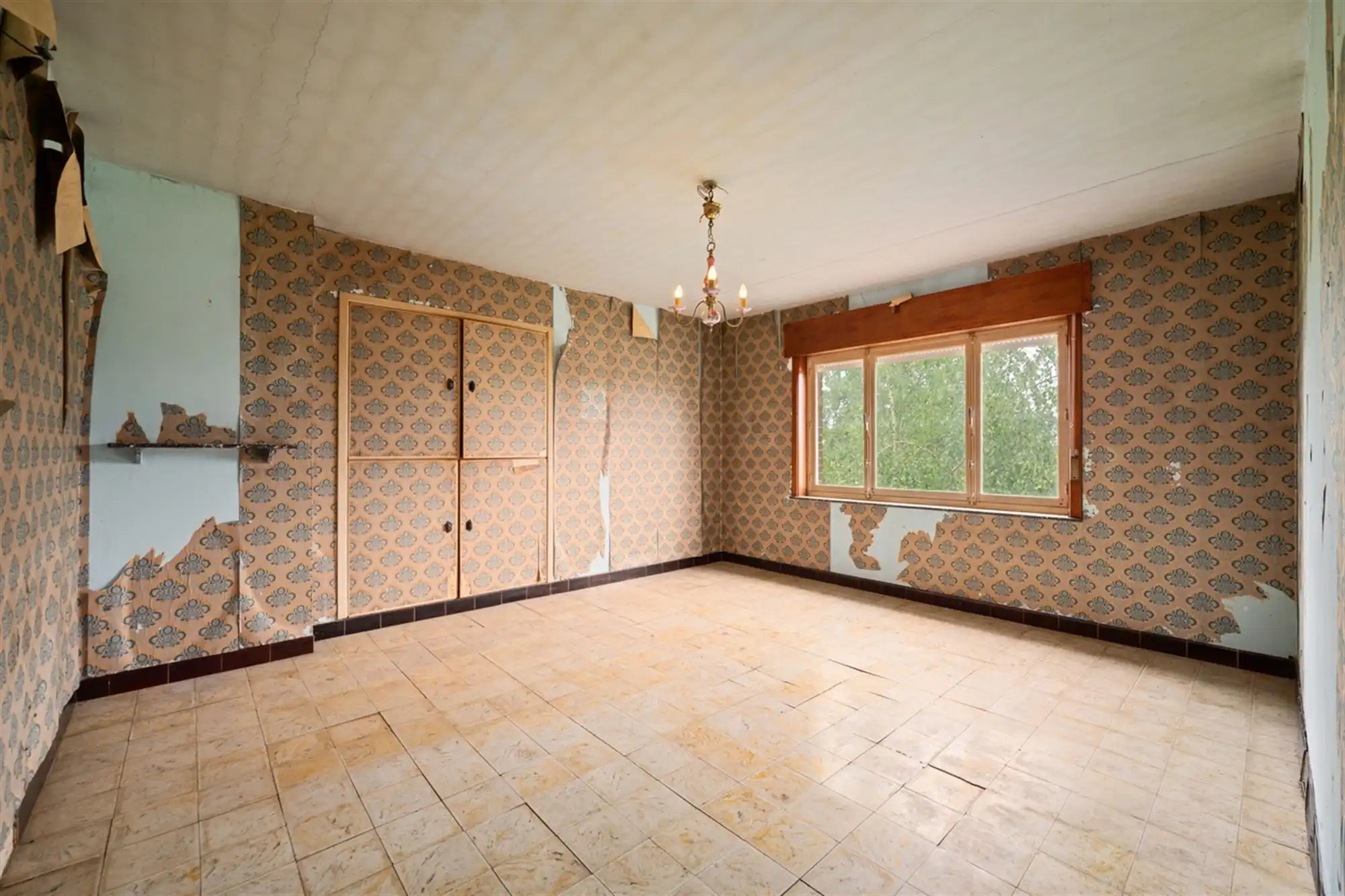 Te renoveren RUIME KARAKTERVOLLE OPEN BEBOUWING met 3 slpks, garage, polyvalente ruimte & tuin op een perceel van ca. 765m² foto 17