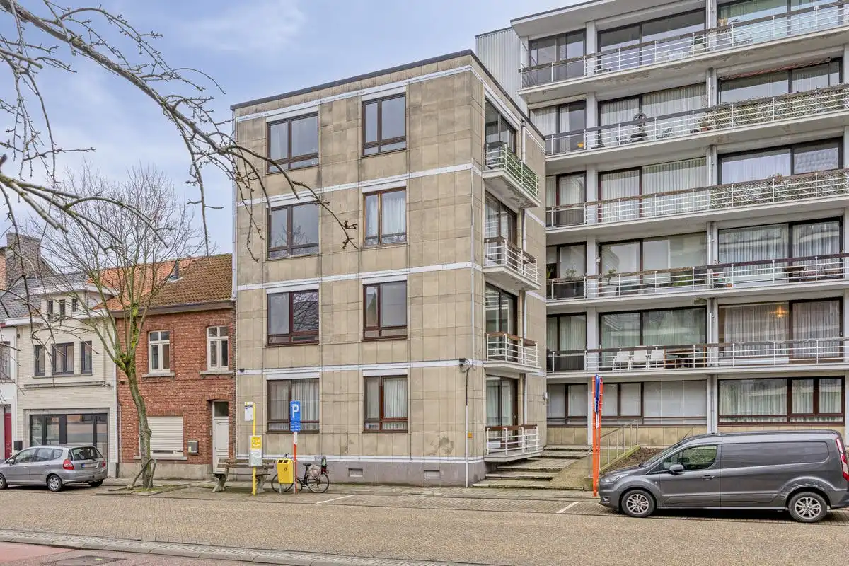 Instapklaar 2-slaapkamer appartement nabij centrum Hasselt foto 17