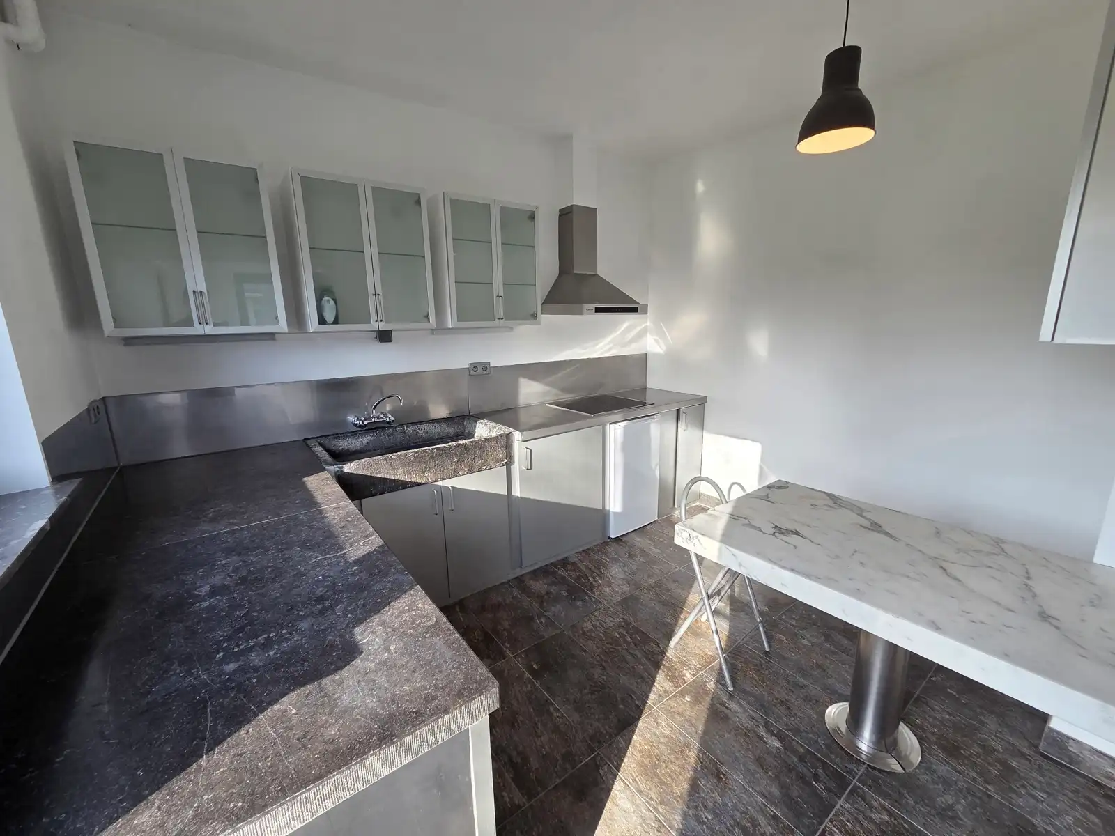 Ruime en charmante gezinswoning met drie slaapkamers foto 9