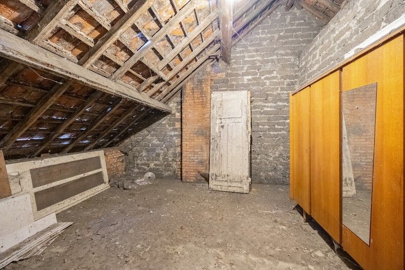 Statige renovatiewoning in charmante laan foto 13